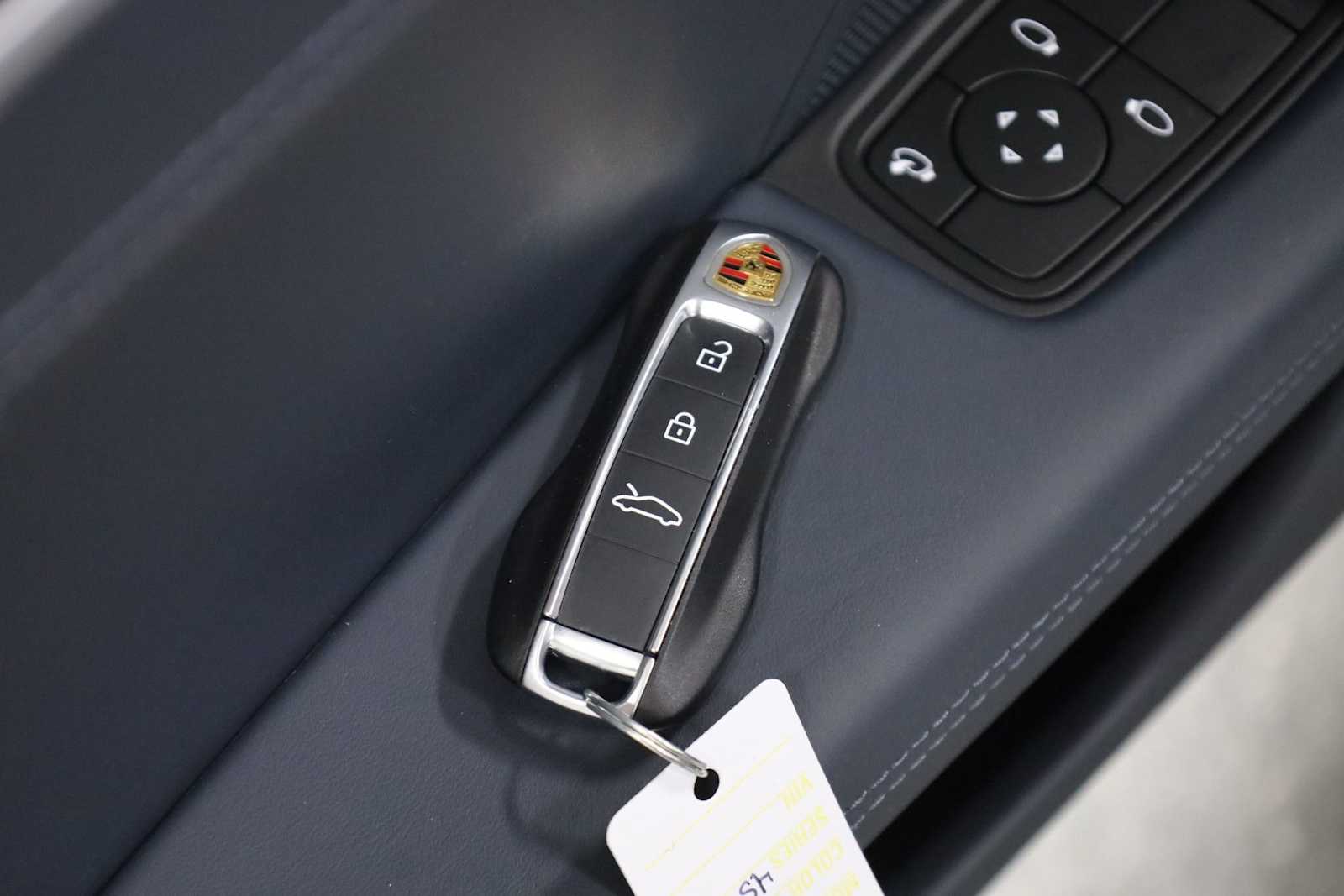 Thumbnail: 2025 Porsche 911 - 38