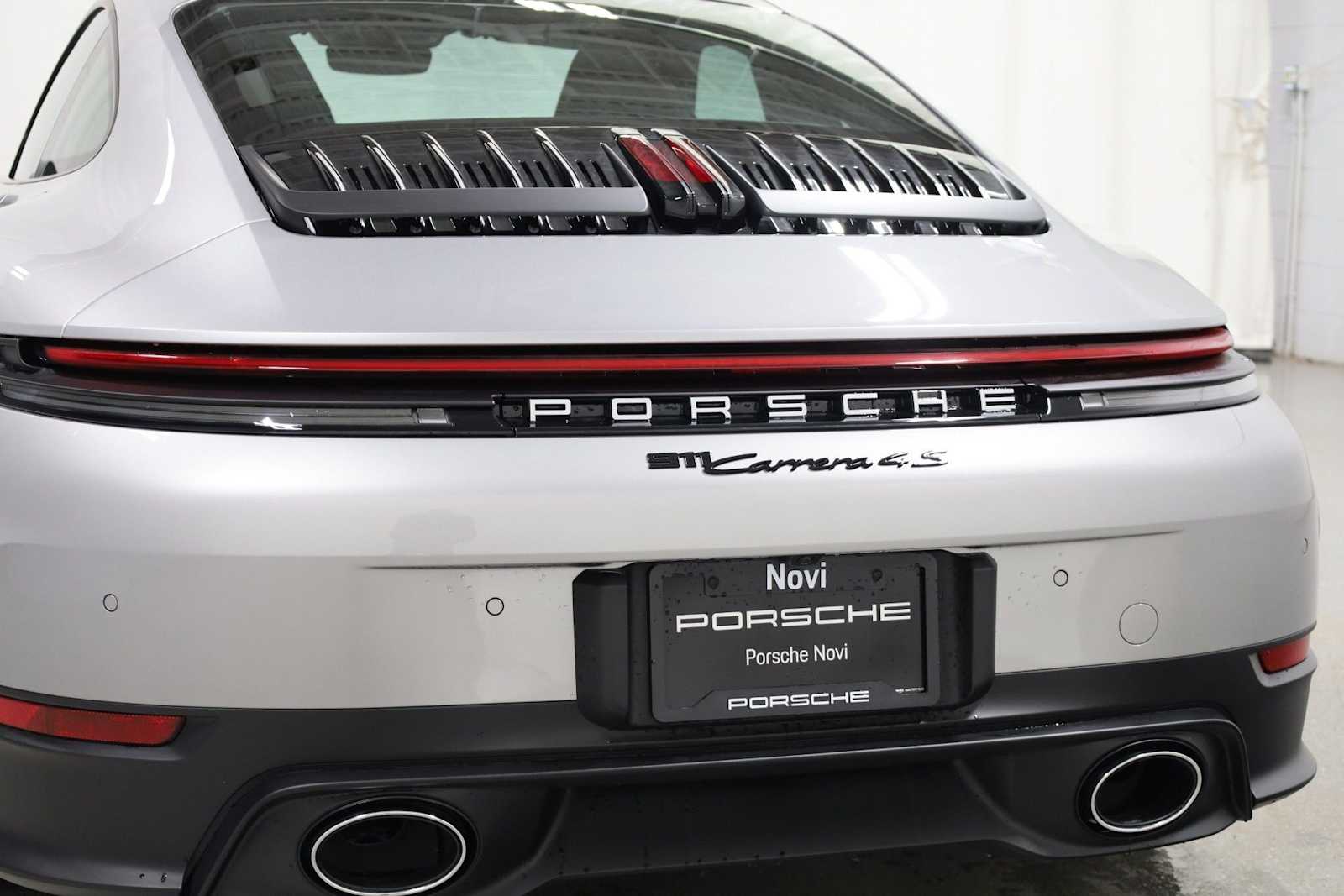 Thumbnail: 2026 Porsche 911 - 8