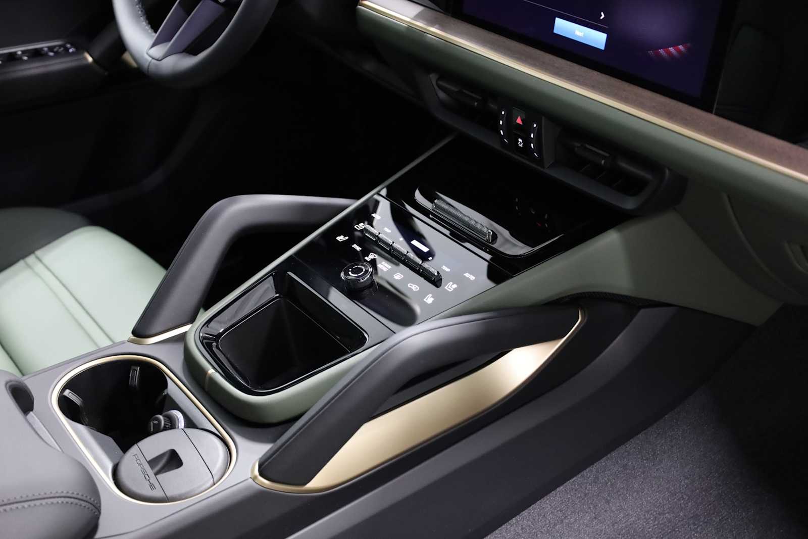 Thumbnail: 2024 Porsche Cayenne - 17
