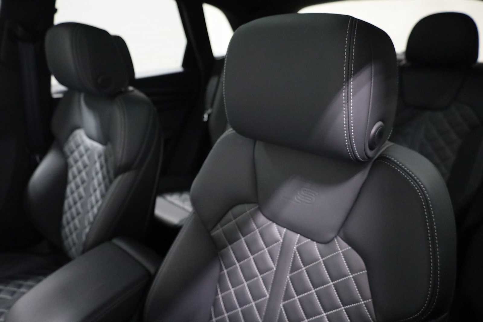 Thumbnail: 2024 Audi SQ5 - 18