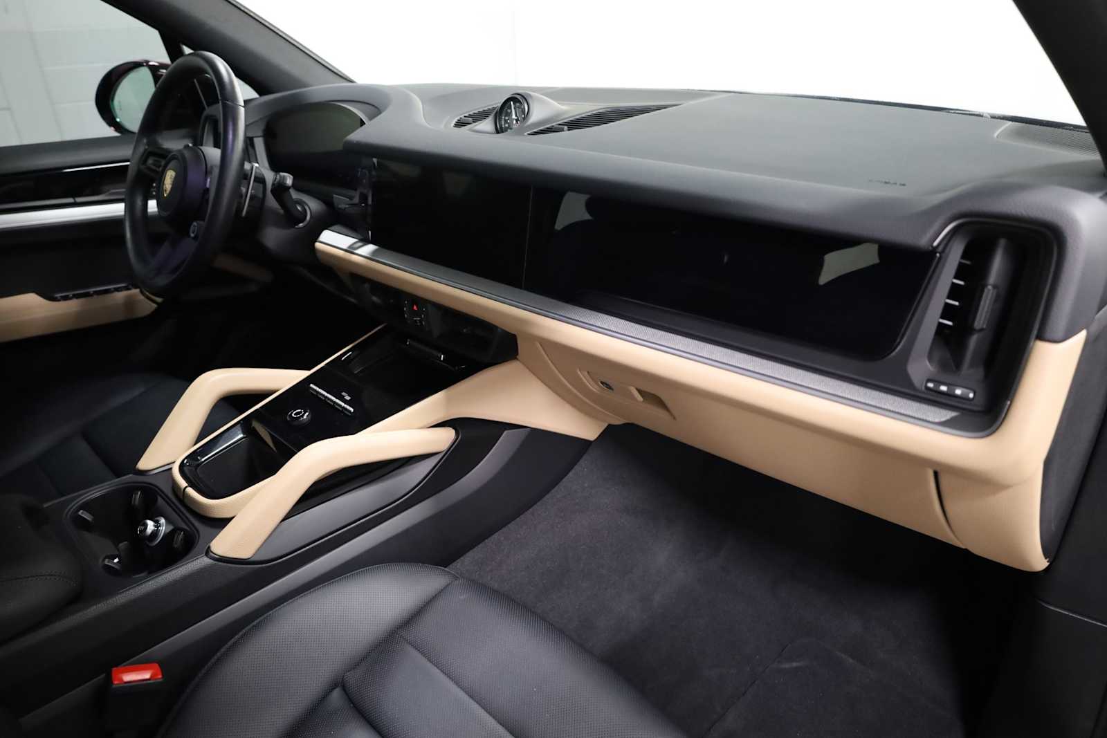 Thumbnail: 2024 Porsche Cayenne - 6