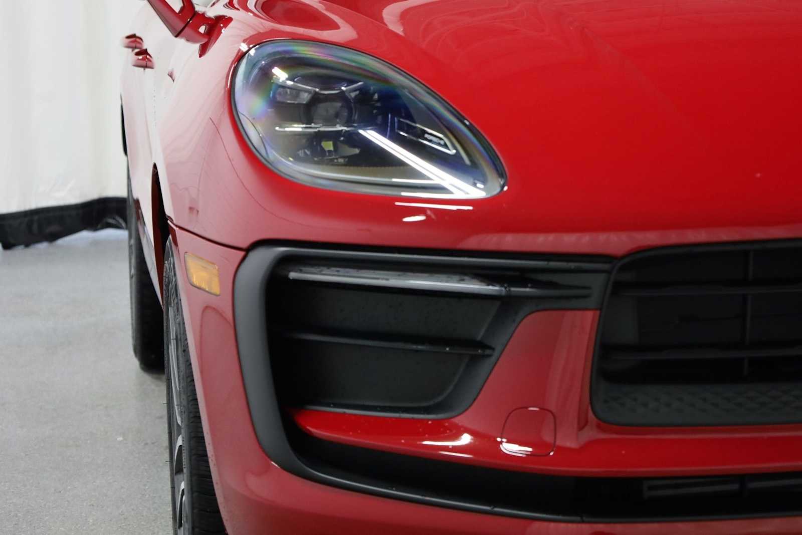 Thumbnail: 2025 Porsche Macan - 15