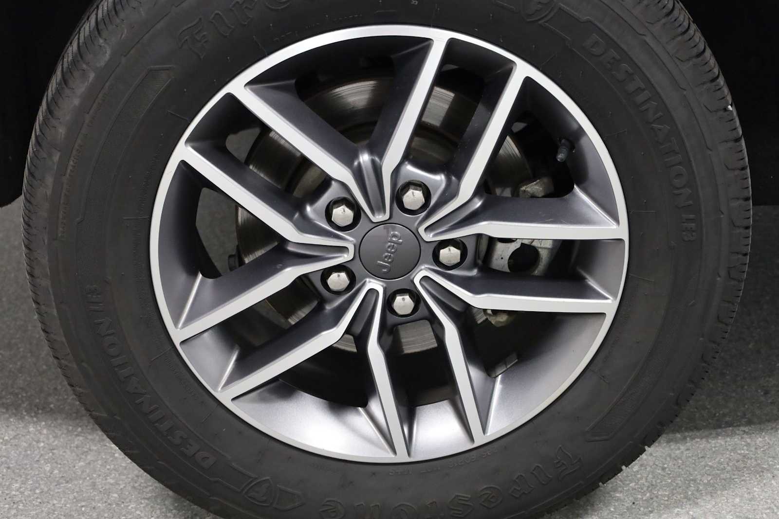 Thumbnail: 2021 Jeep Grand Cherokee - 33