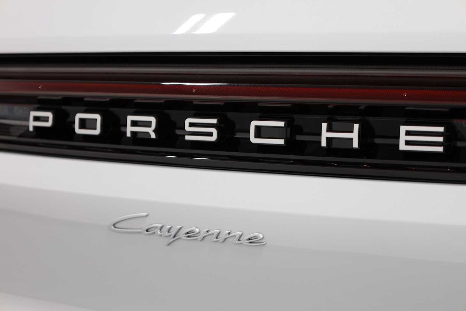 Thumbnail: 2024 Porsche Cayenne - 10