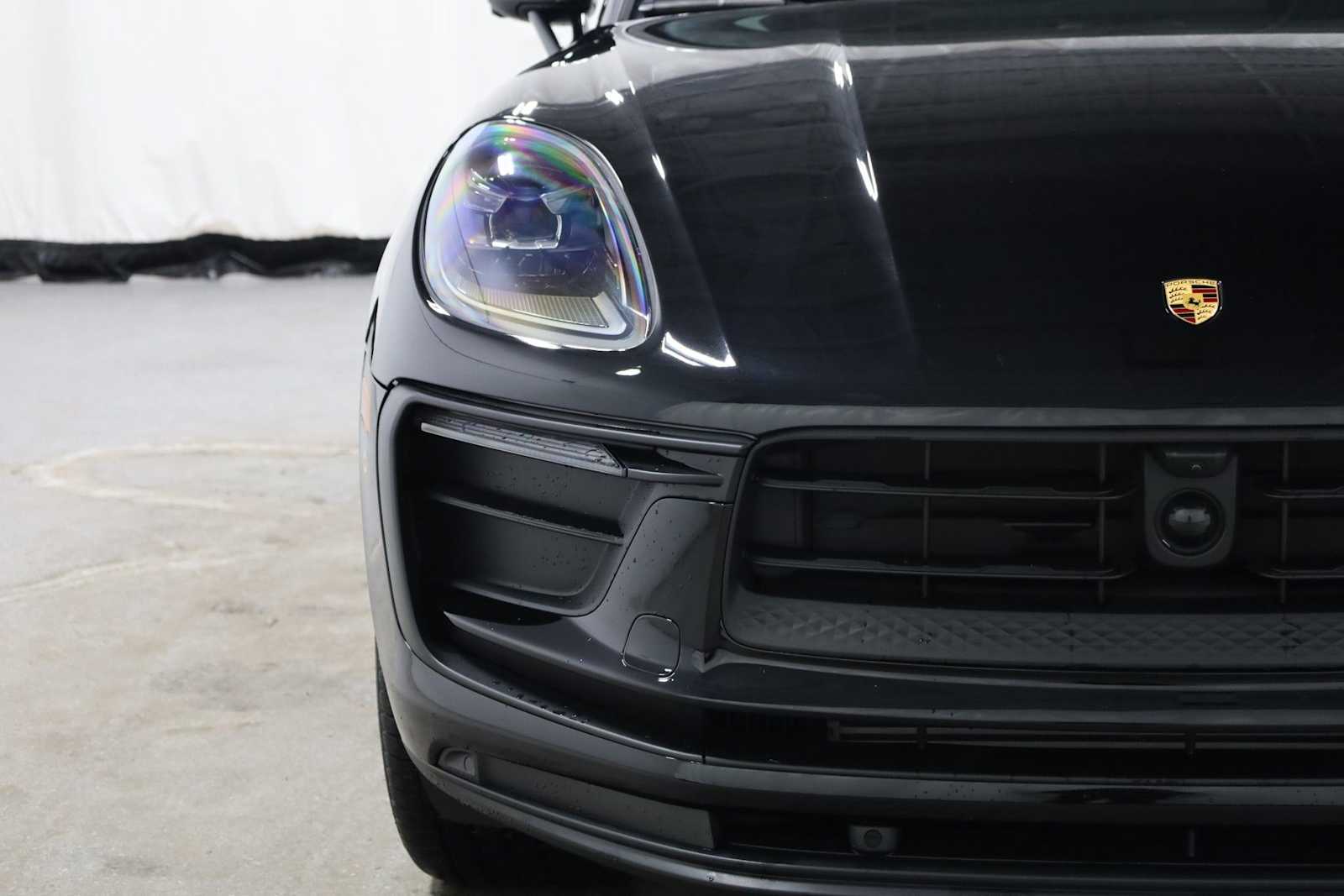 Thumbnail: 2025 Porsche Macan - 15