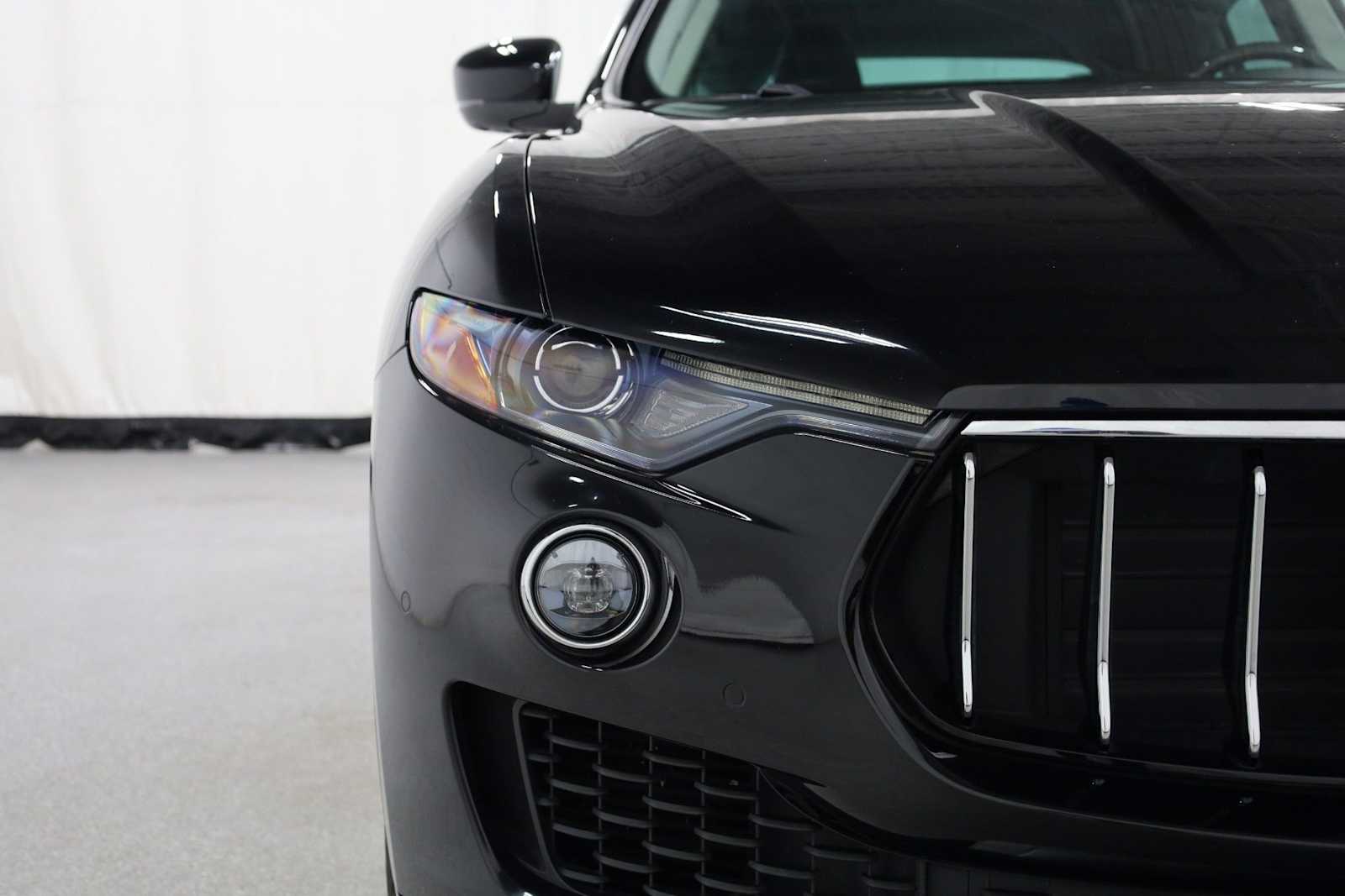 Thumbnail: 2017 Maserati Levante - 15