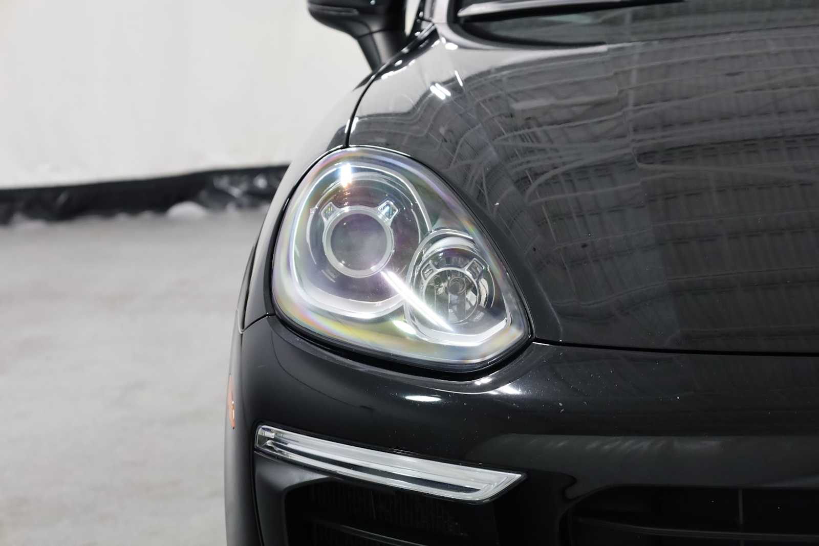 Thumbnail: 2016 Porsche Cayenne - 15