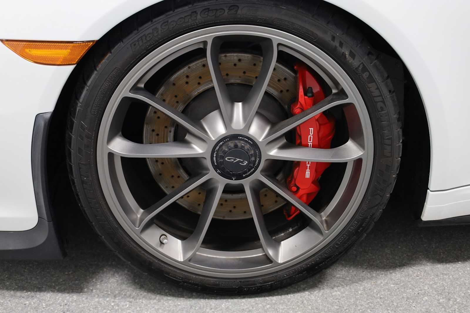 Thumbnail: 2016 Porsche 911 - 26