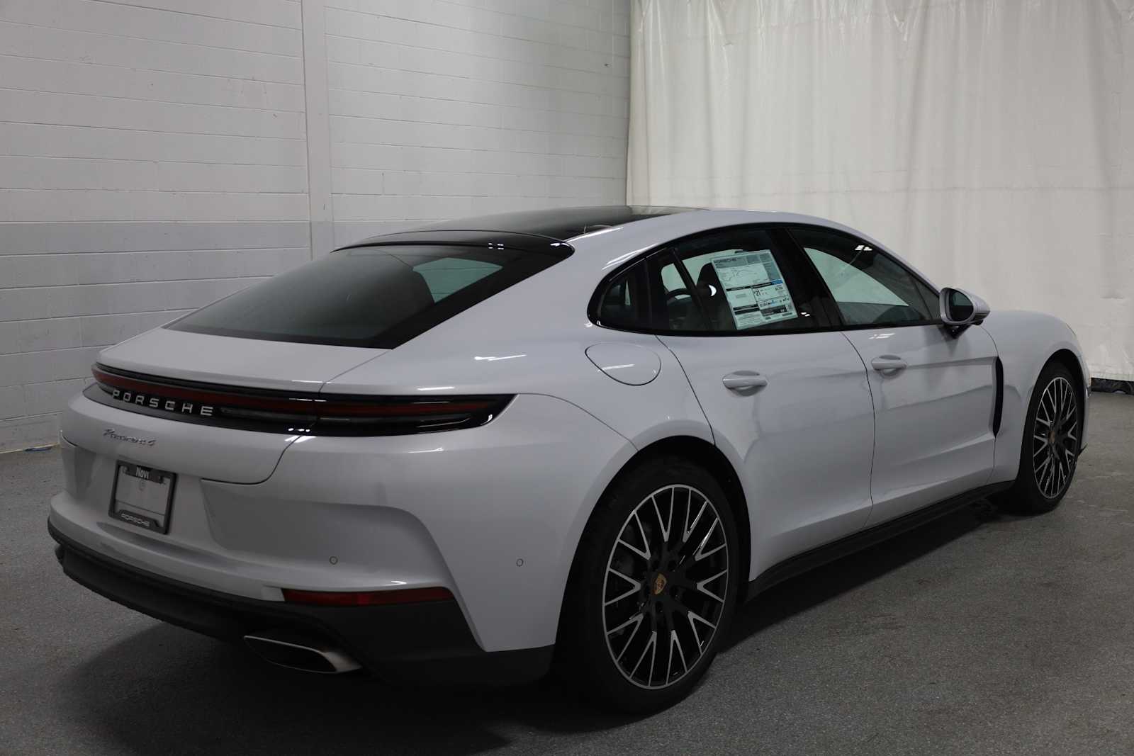 Thumbnail: 2025 Porsche Panamera - 9