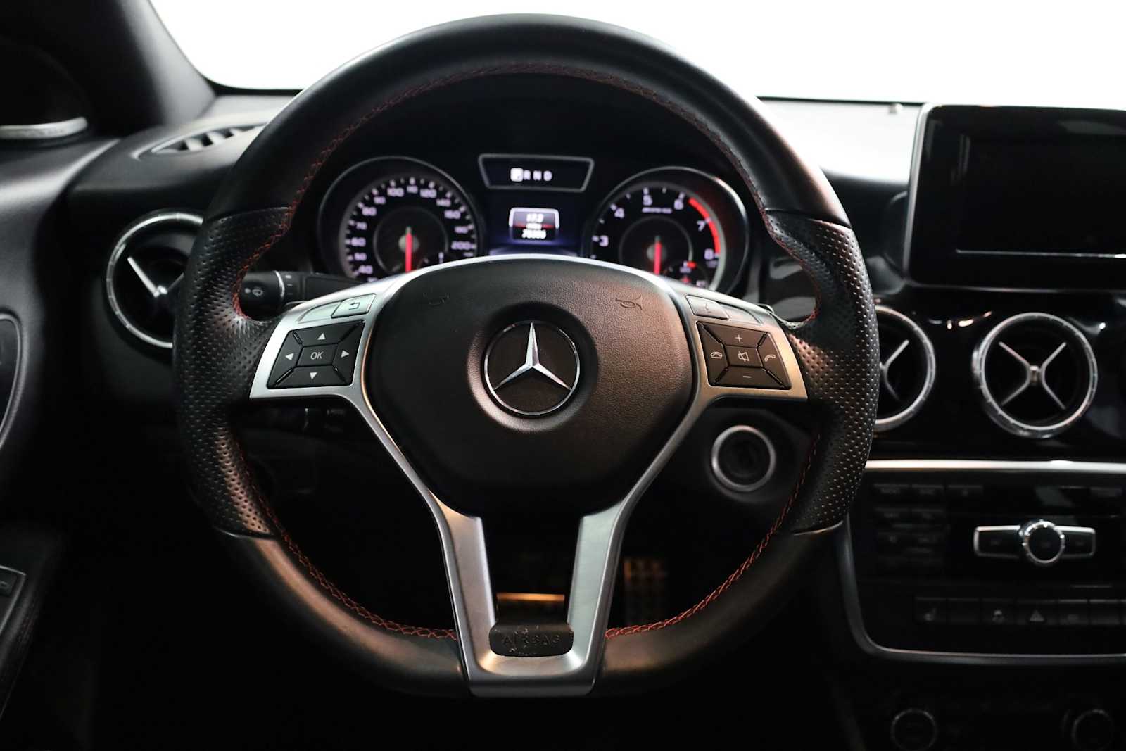 Thumbnail: 2014 Mercedes-Benz CLA - 30