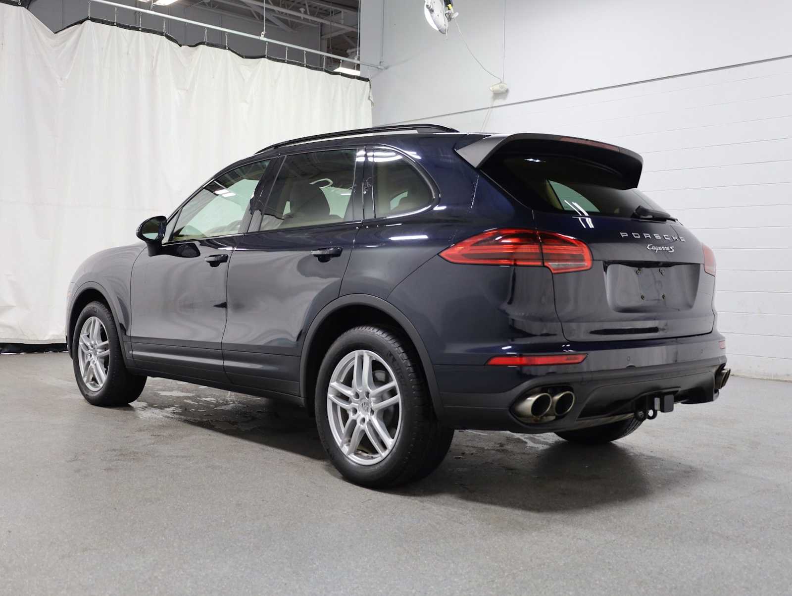 Thumbnail: 2015 Porsche Cayenne - 3