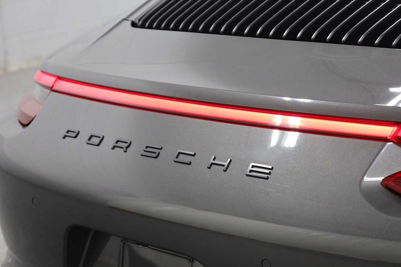 Thumbnail: 2019 Porsche 911 - 8