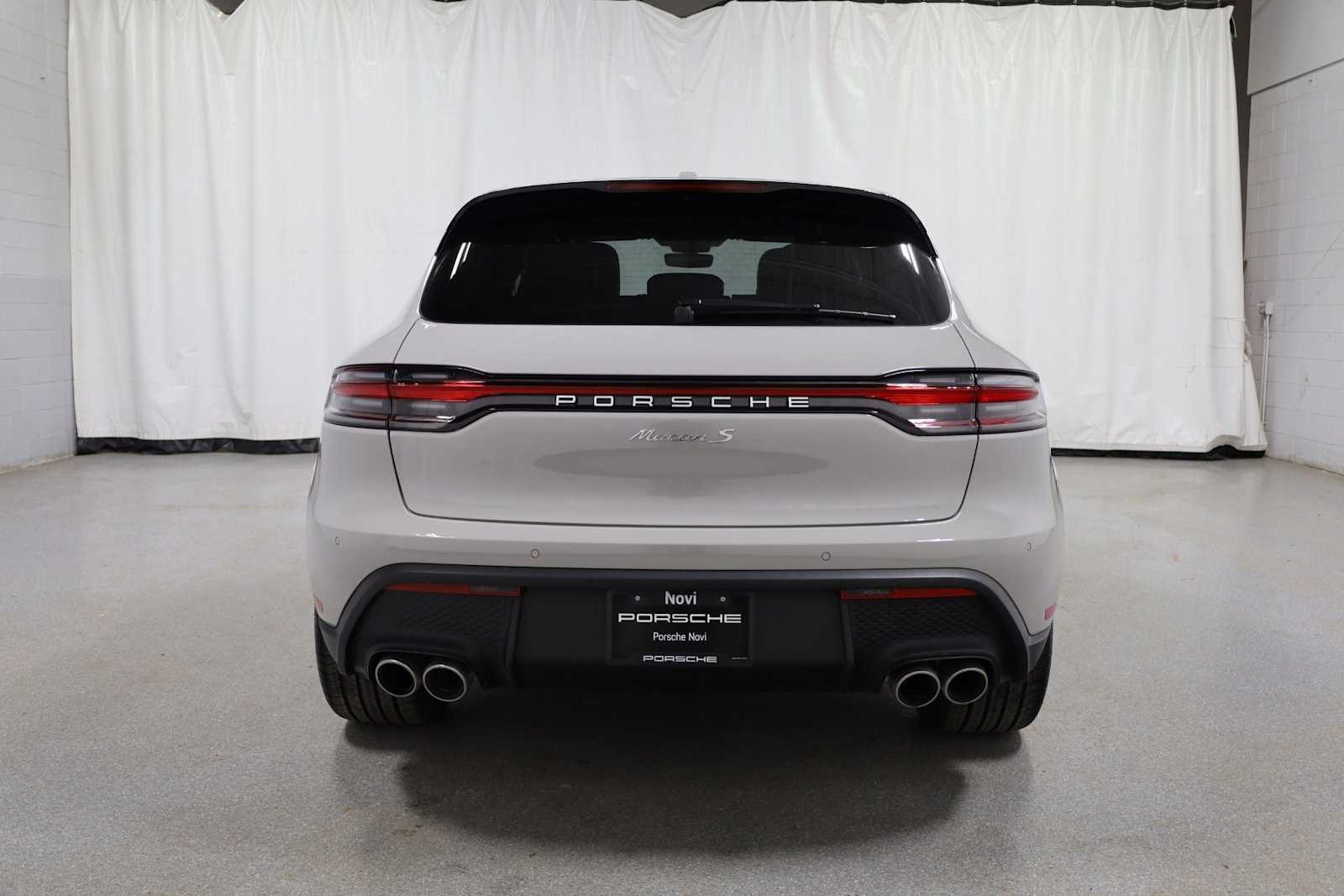 Thumbnail: 2026 Porsche Macan - 7
