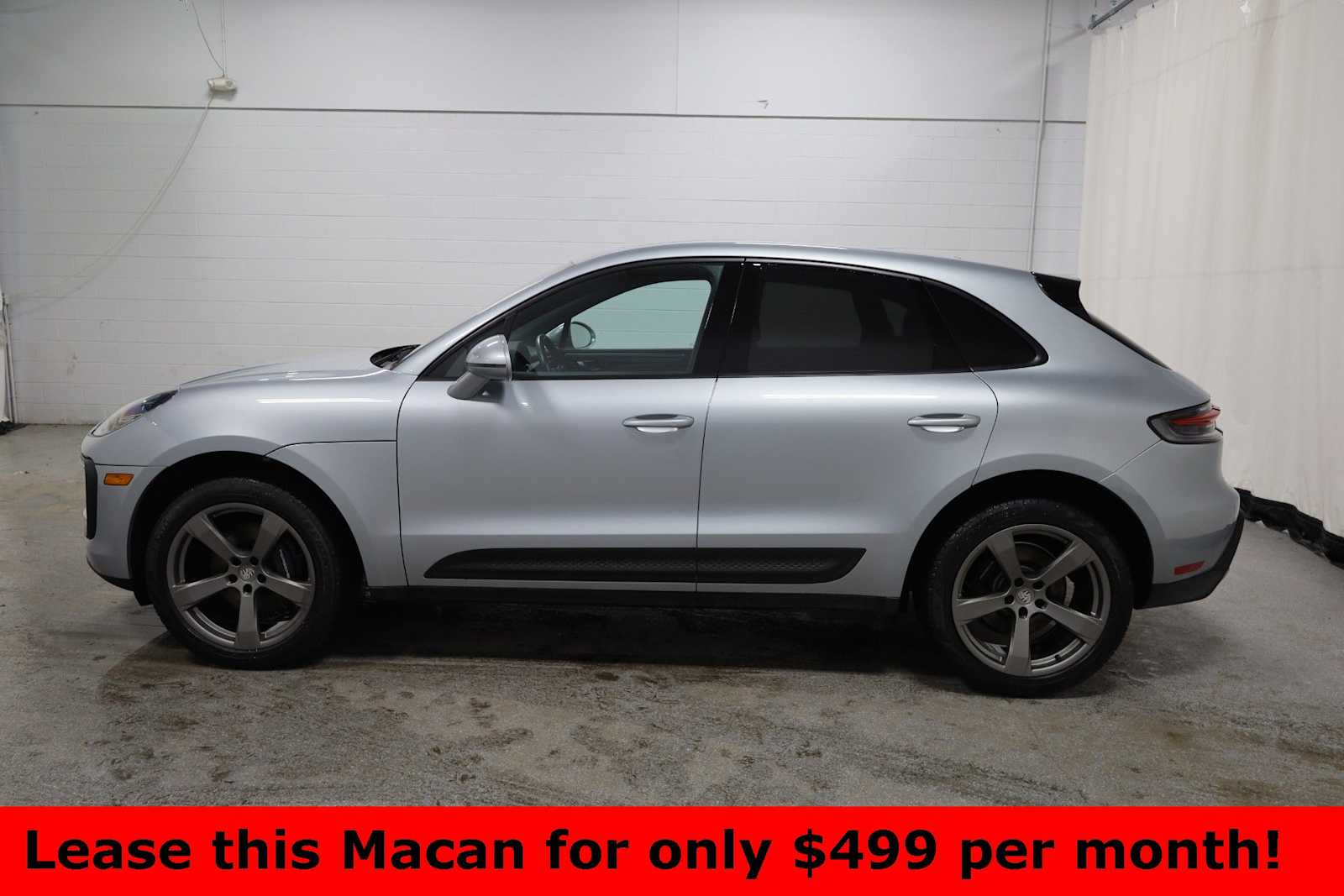 Thumbnail: 2023 Porsche Macan - 2
