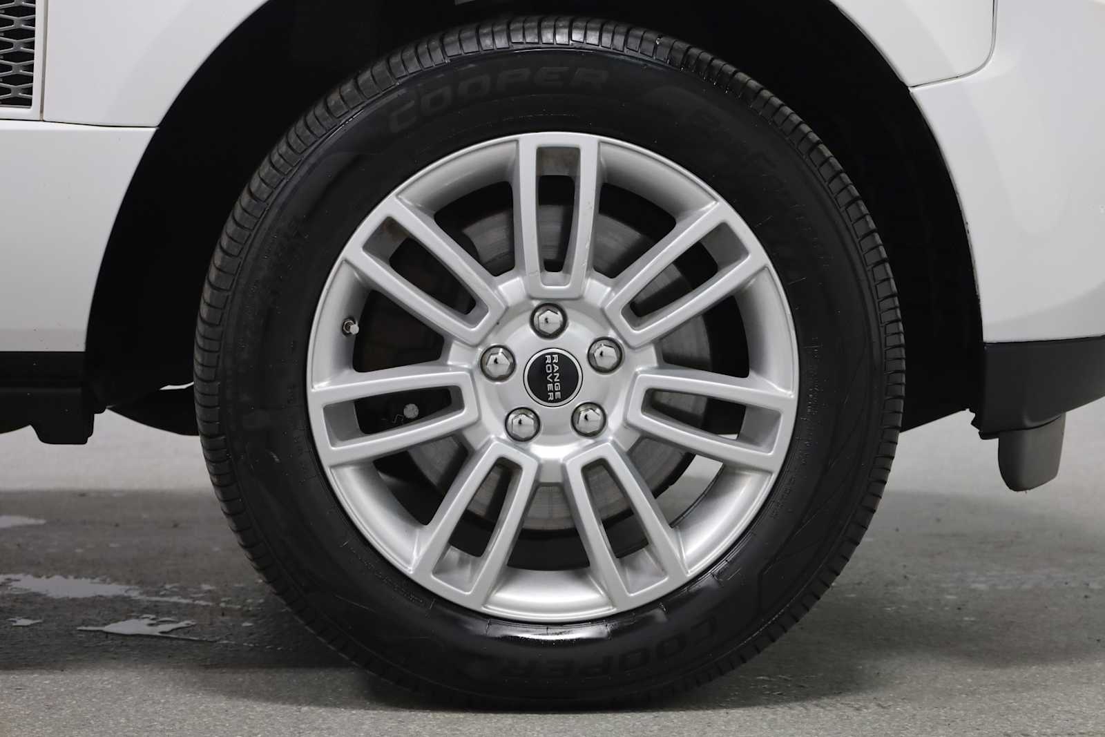 Thumbnail: 2012 Land Rover Range Rover - 12