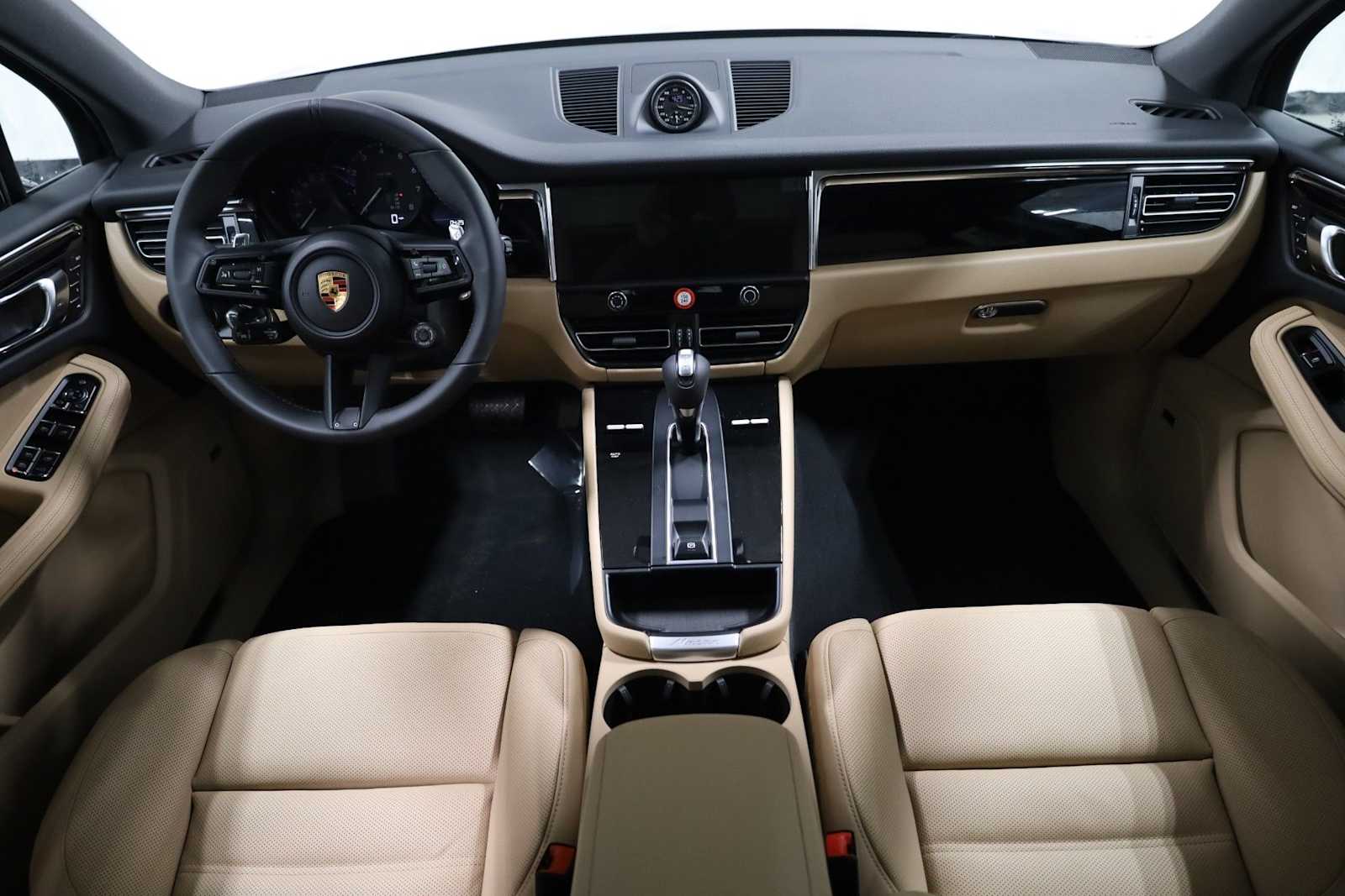 Thumbnail: 2026 Porsche Macan - 26