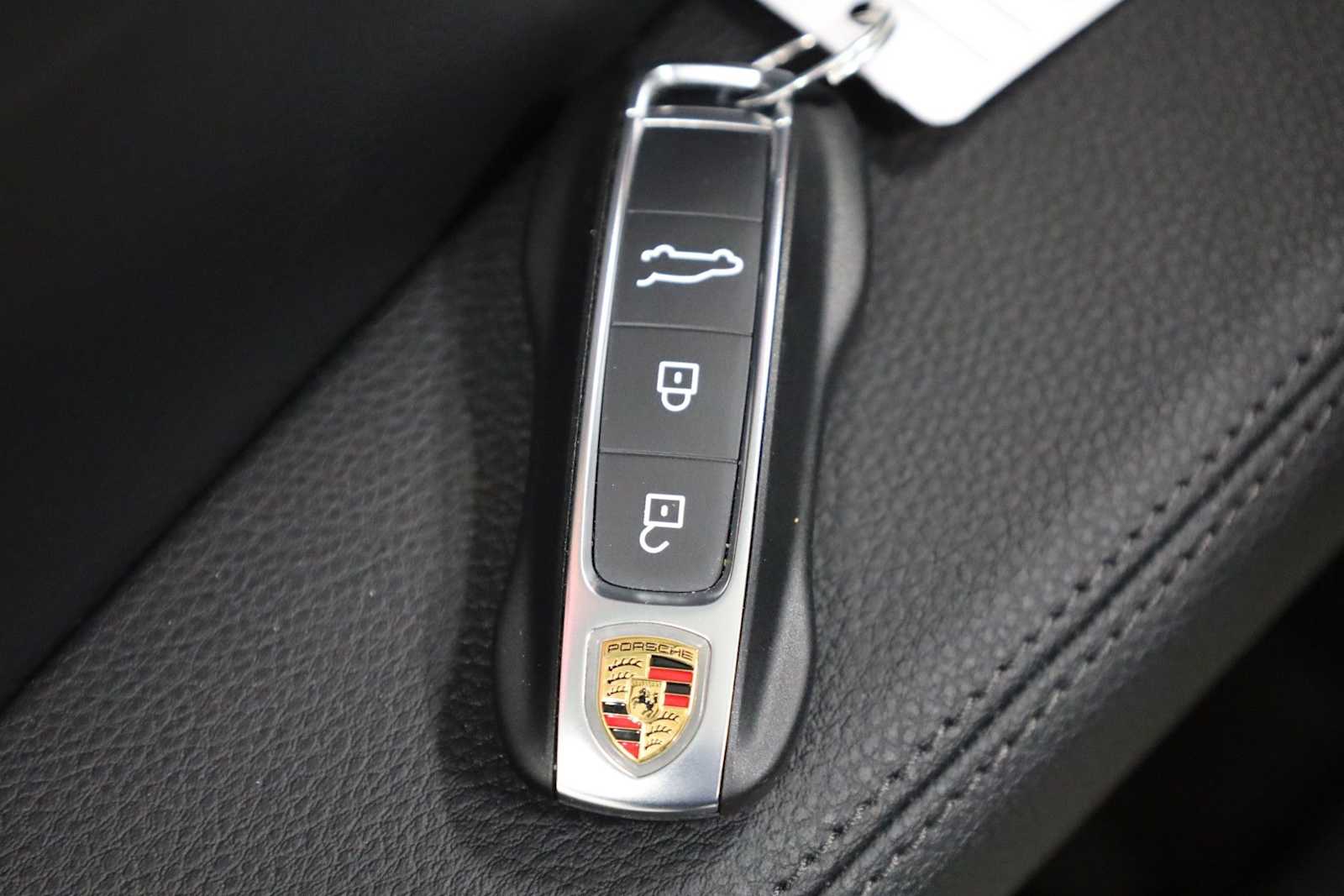 Thumbnail: 2026 Porsche Cayenne - 42