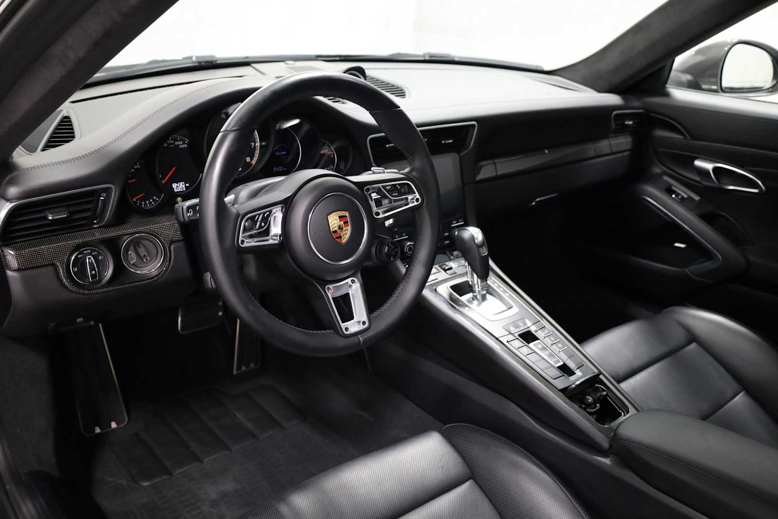 Thumbnail: 2019 Porsche 911 - 4