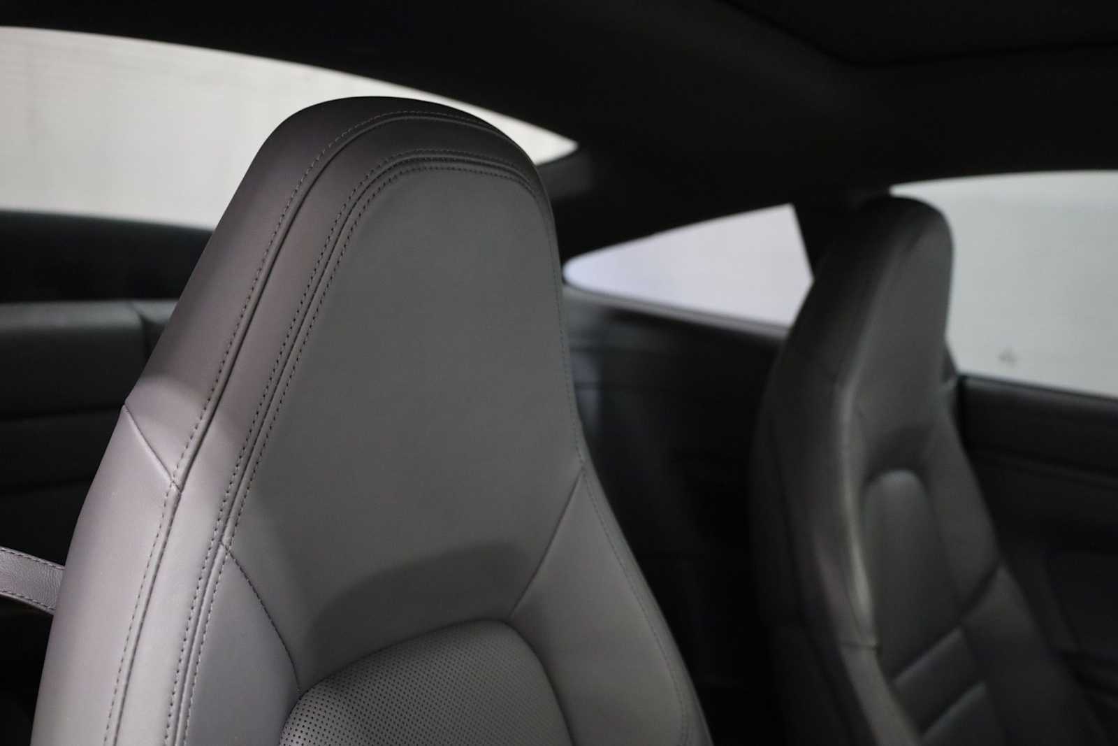 Thumbnail: 2020 Porsche 911 - 20