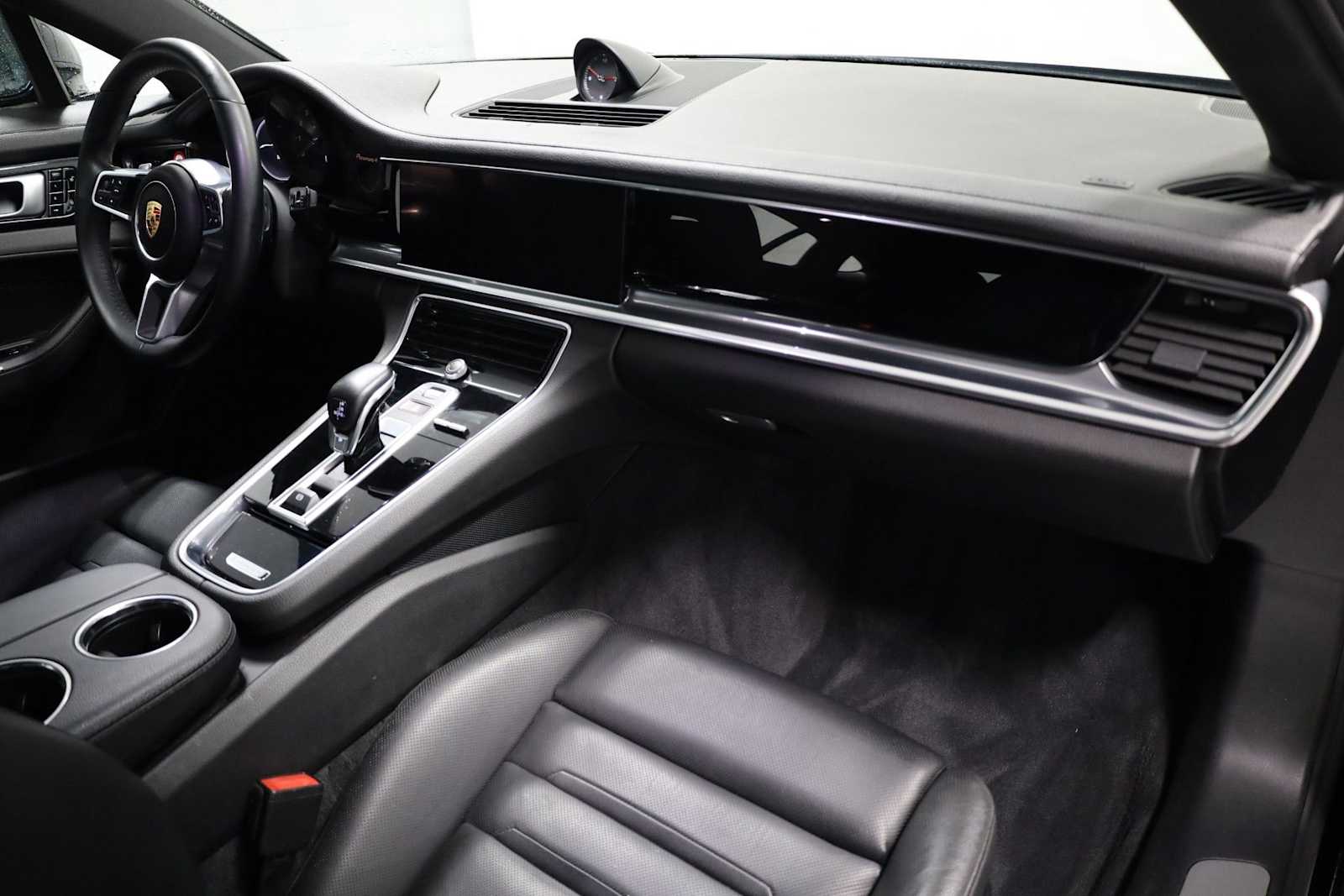 Thumbnail: 2018 Porsche Panamera - 6