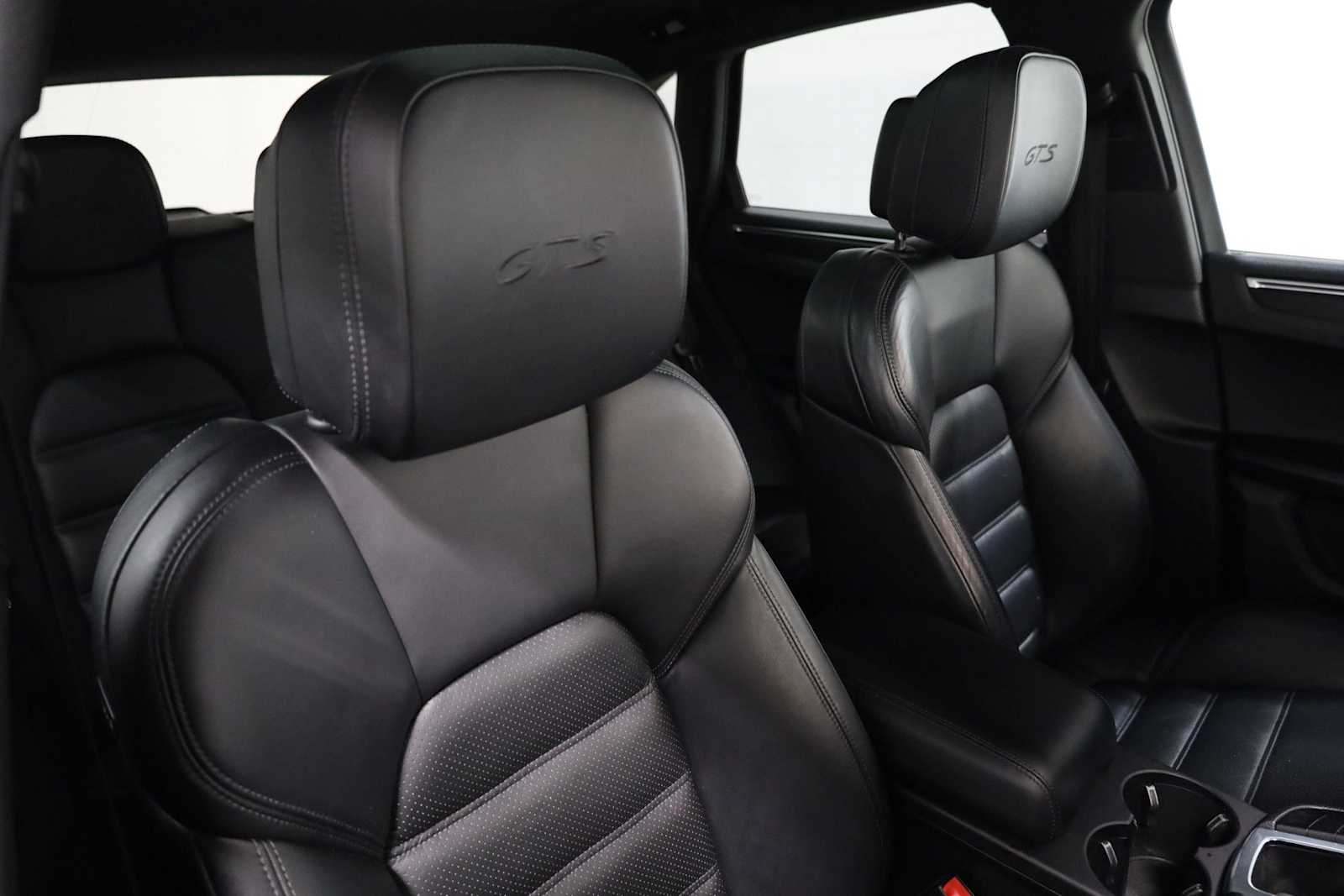 Thumbnail: 2018 Porsche Macan - 22