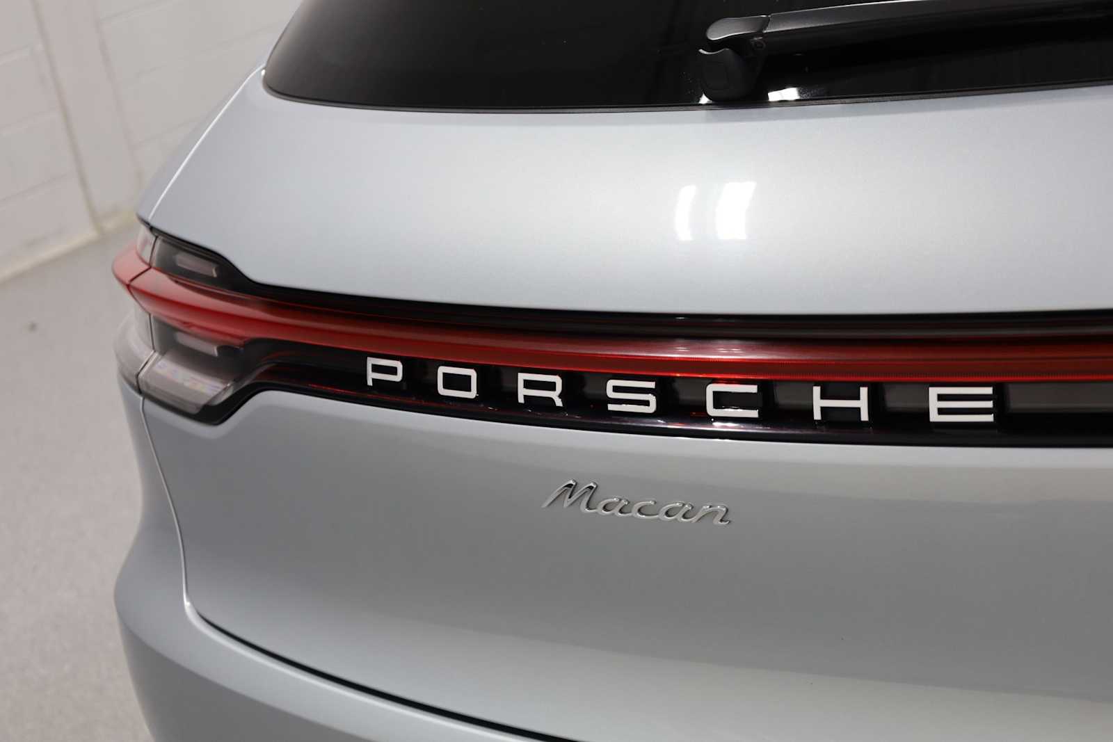 Thumbnail: 2021 Porsche Macan - 8