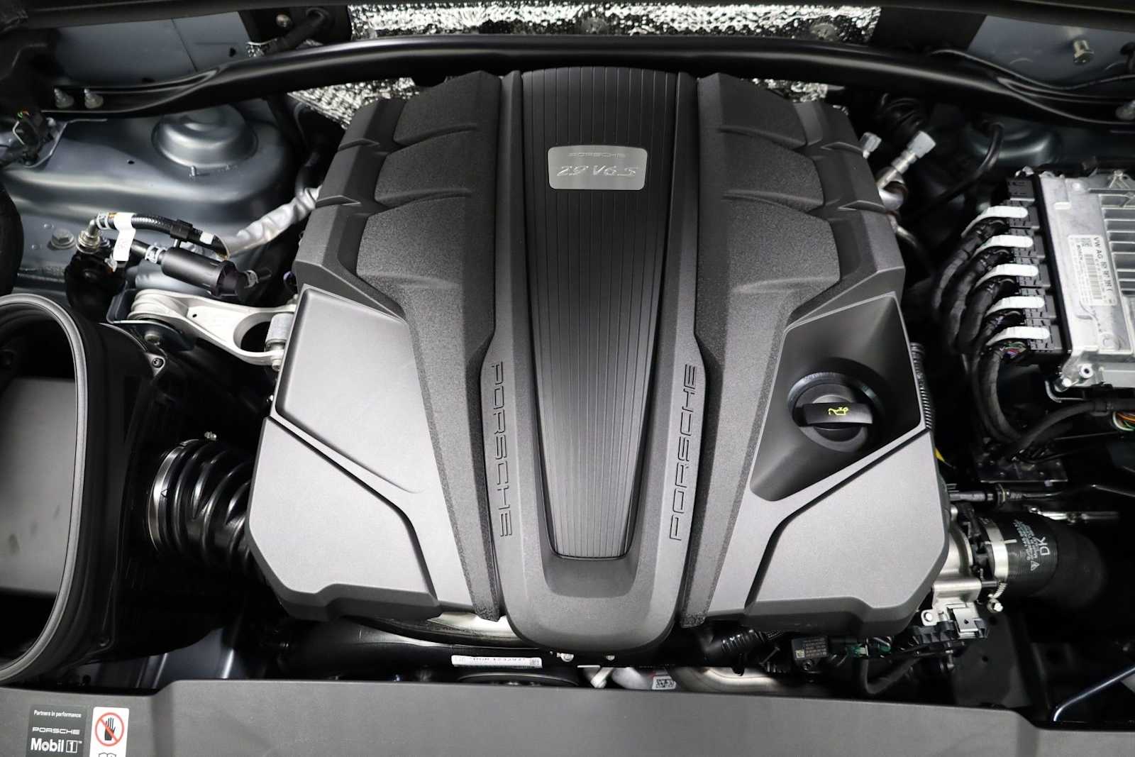 Thumbnail: 2026 Porsche Macan - 42