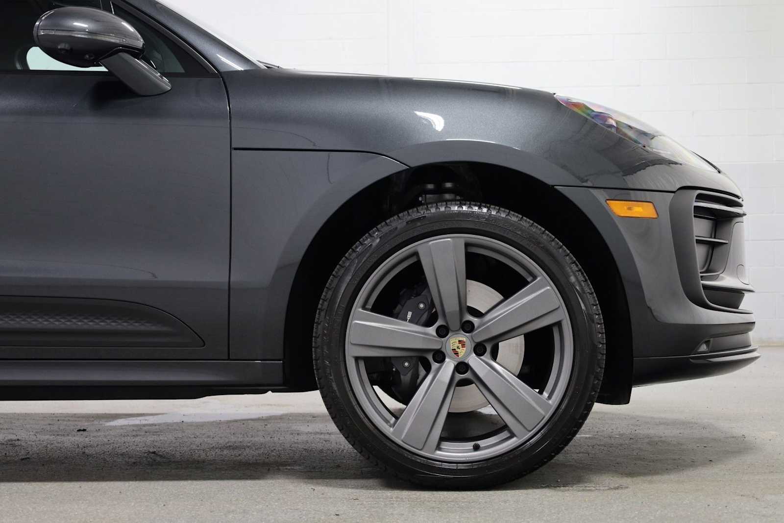 Thumbnail: 2024 Porsche Macan - 11