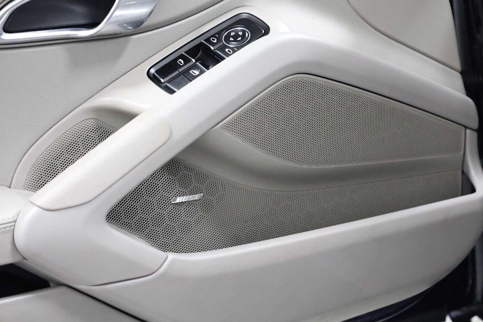 Thumbnail: 2013 Porsche Boxster - 17