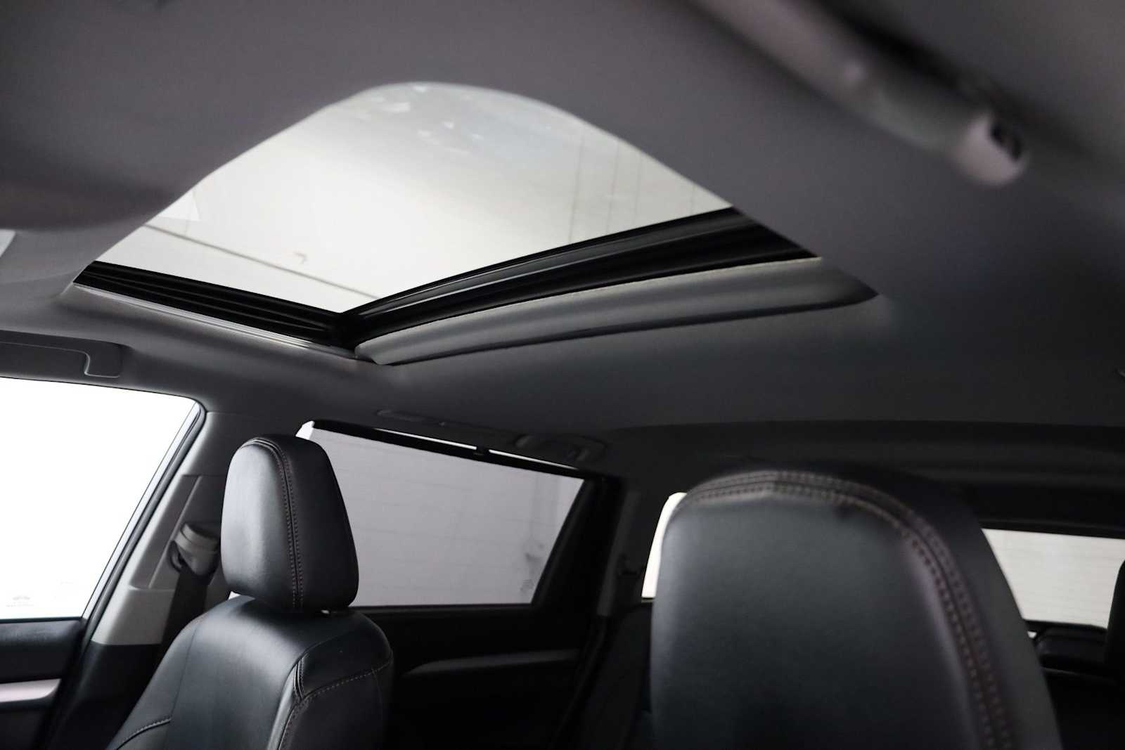 Thumbnail: 2019 Toyota Highlander - 19