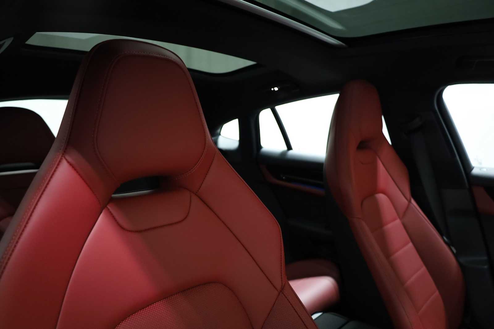 Thumbnail: 2025 Porsche Panamera - 22