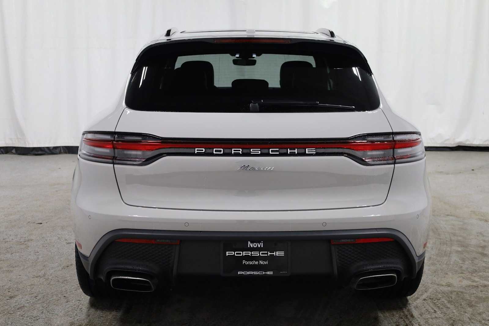 Thumbnail: 2026 Porsche Macan - 7