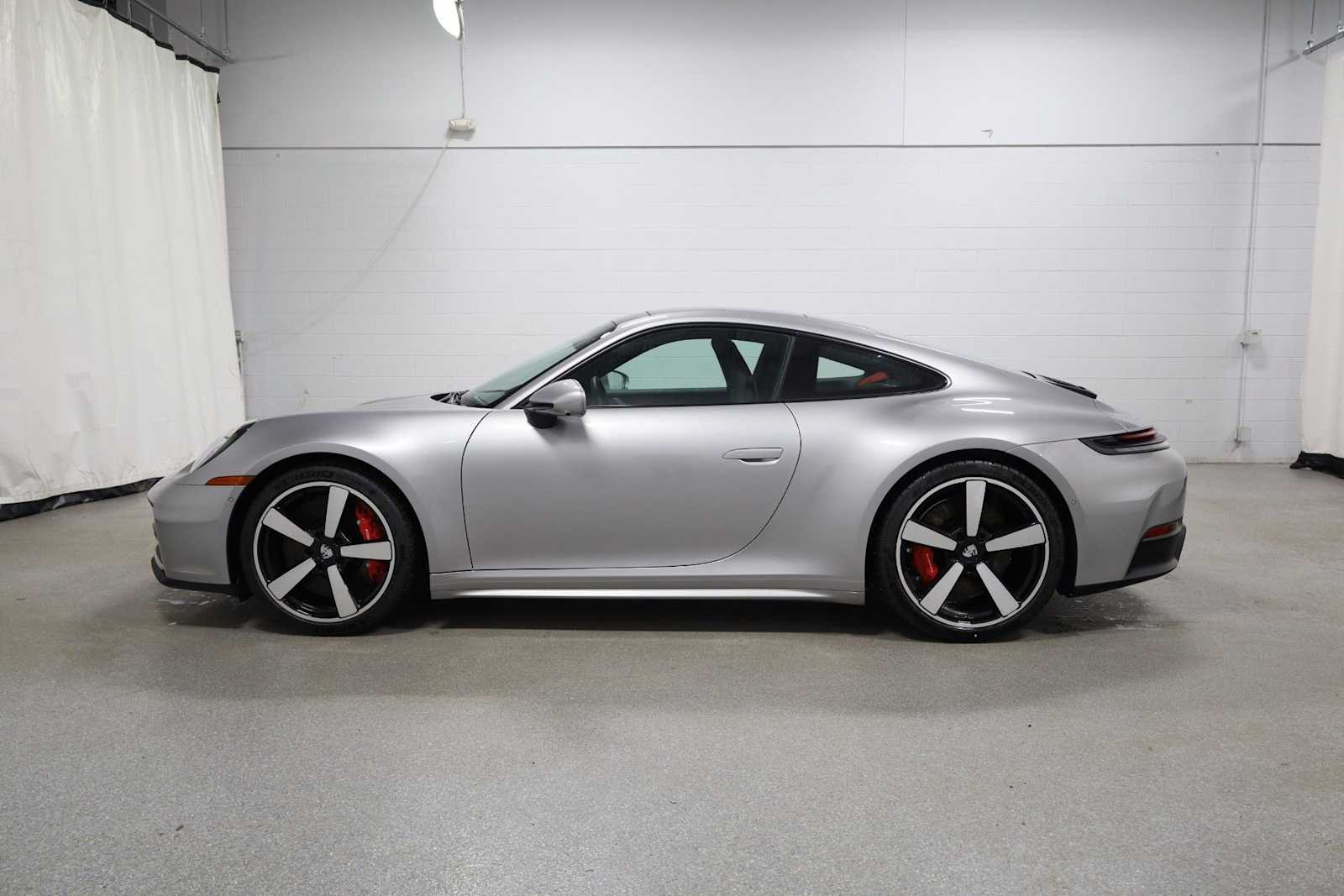Thumbnail: 2026 Porsche 911 - 2