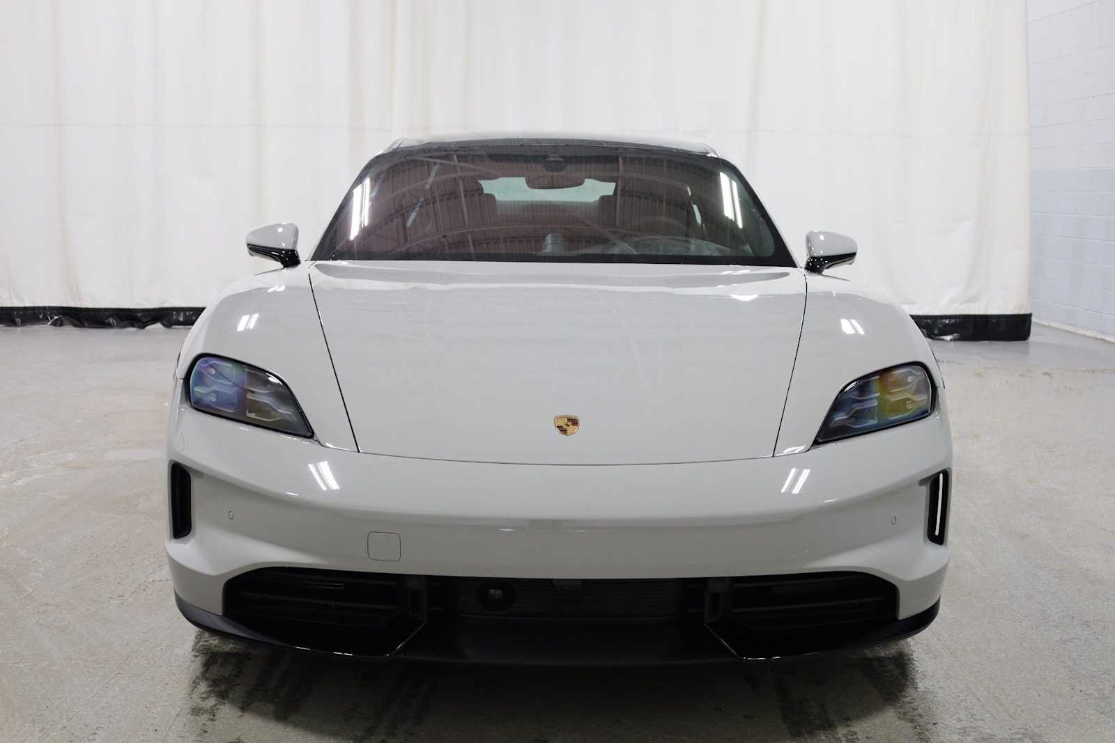 Thumbnail: 2026 Porsche Taycan - 14