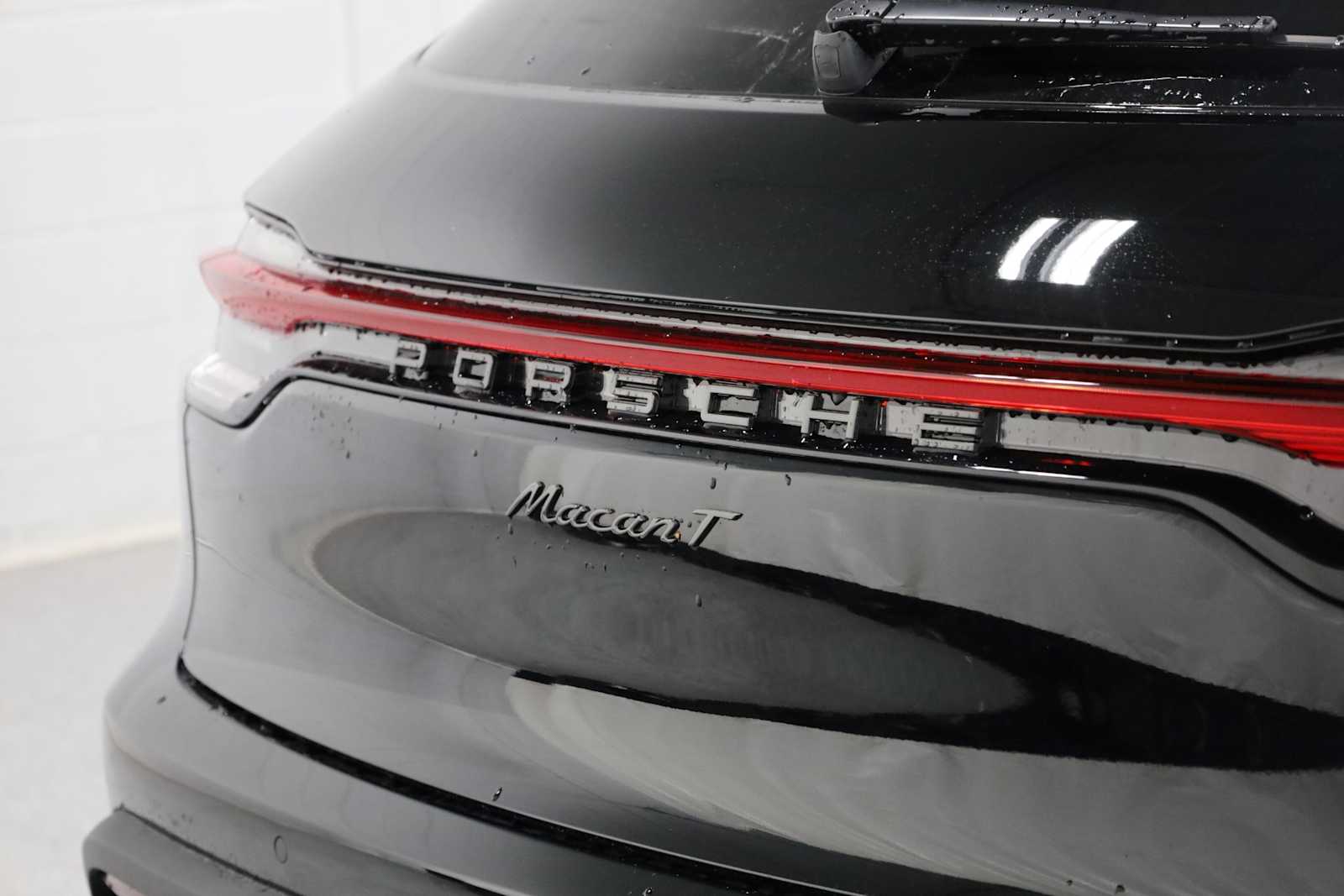 Thumbnail: 2025 Porsche Macan - 8