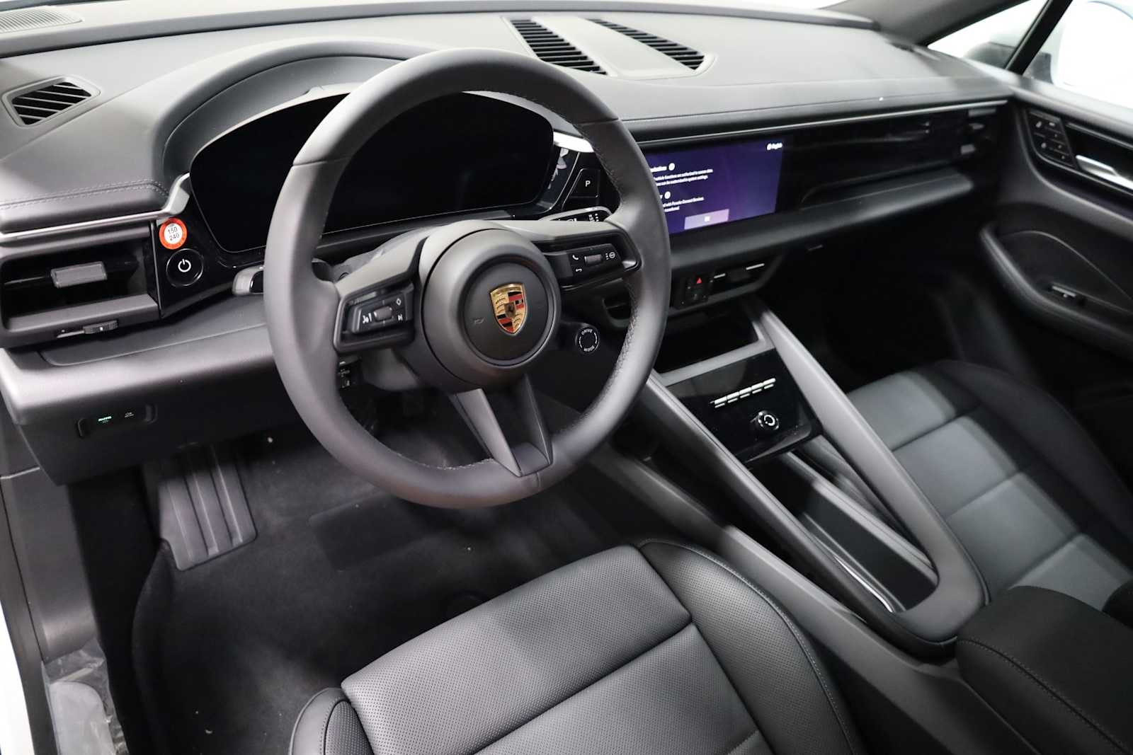 Thumbnail: 2025 Porsche Macan - 4