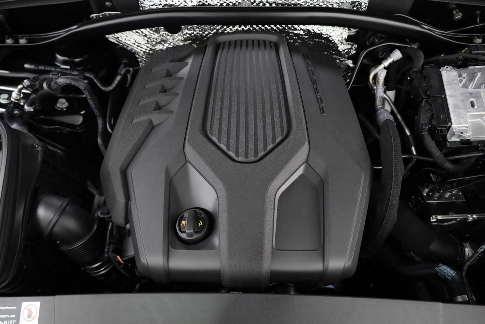 Thumbnail: 2026 Porsche Macan - 42