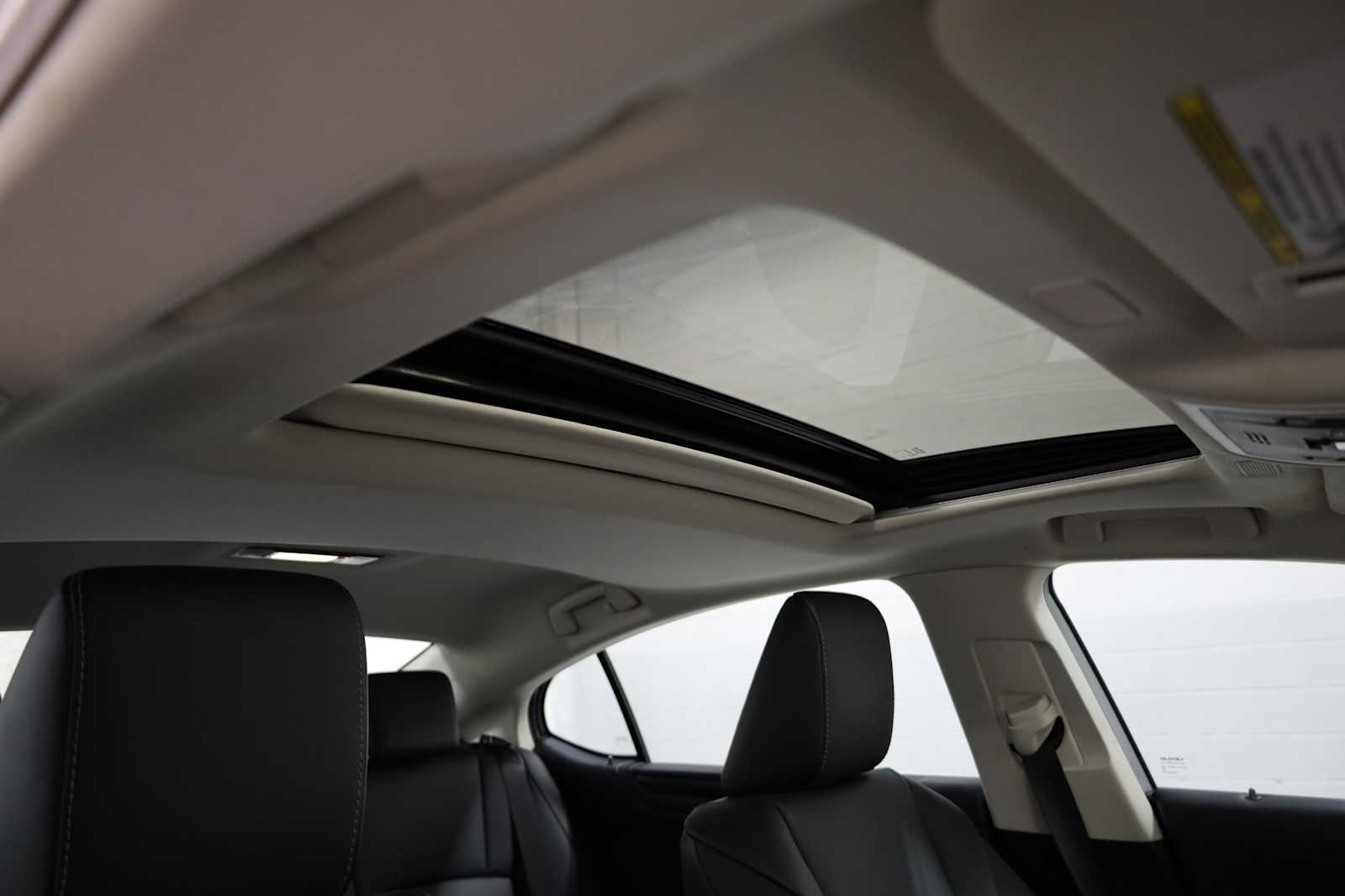 Thumbnail: 2023 Lexus ES - 18