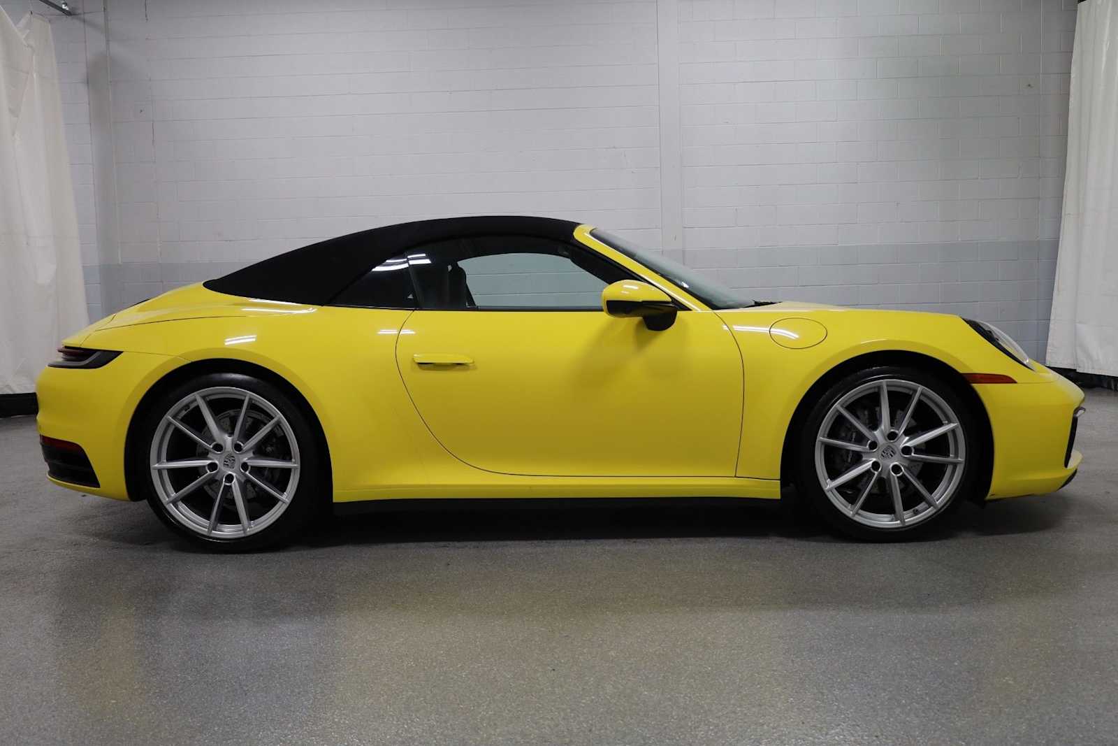 Thumbnail: 2022 Porsche 911 - 10