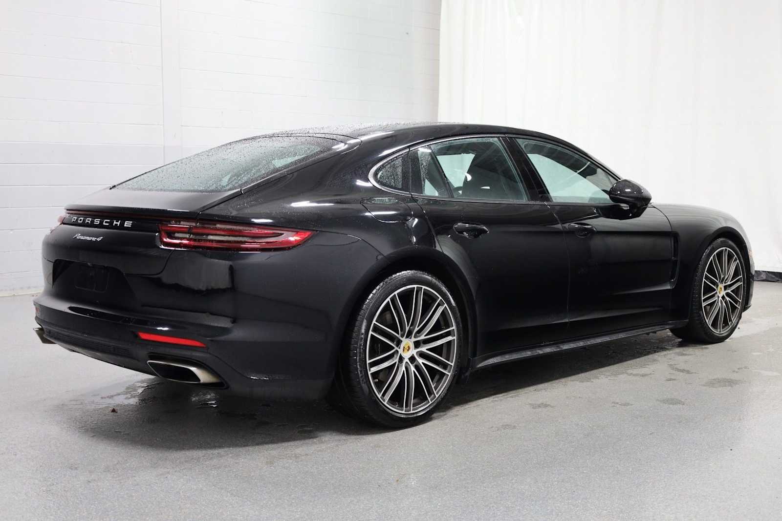 Thumbnail: 2018 Porsche Panamera - 9