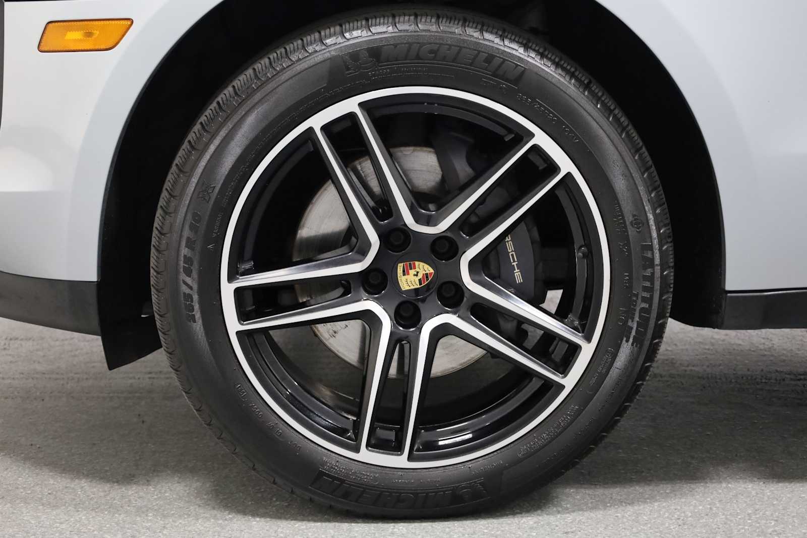 Thumbnail: 2021 Porsche Macan - 39