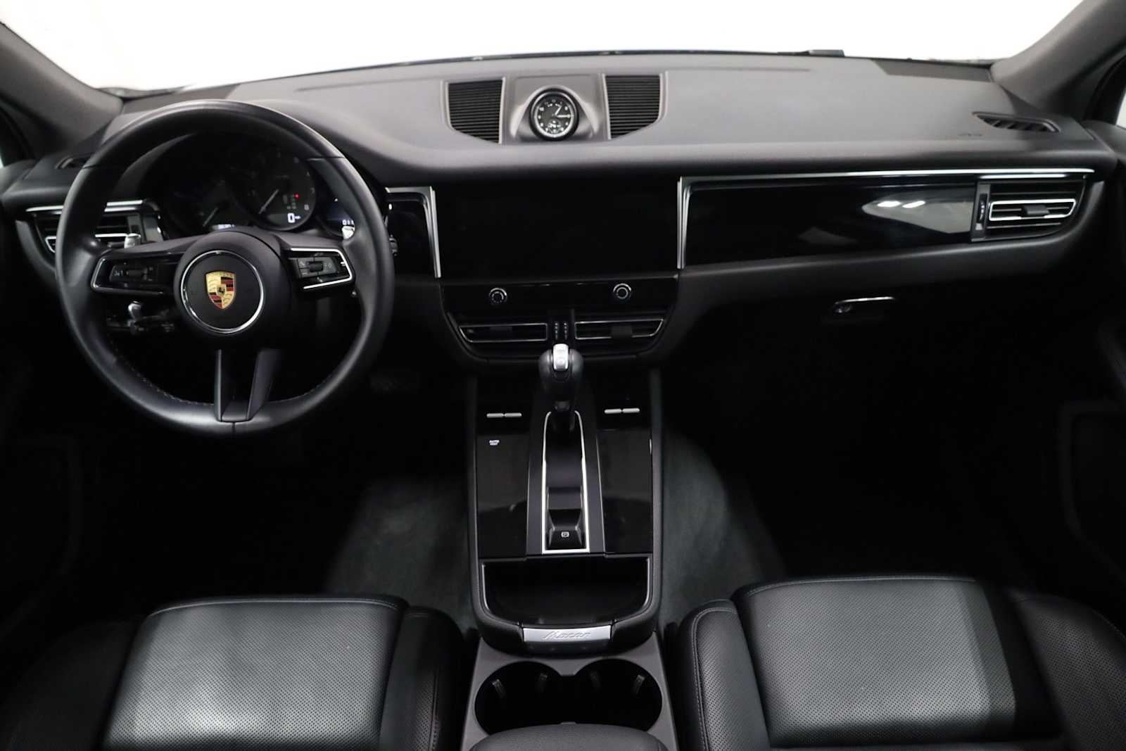 Thumbnail: 2023 Porsche Macan - 26