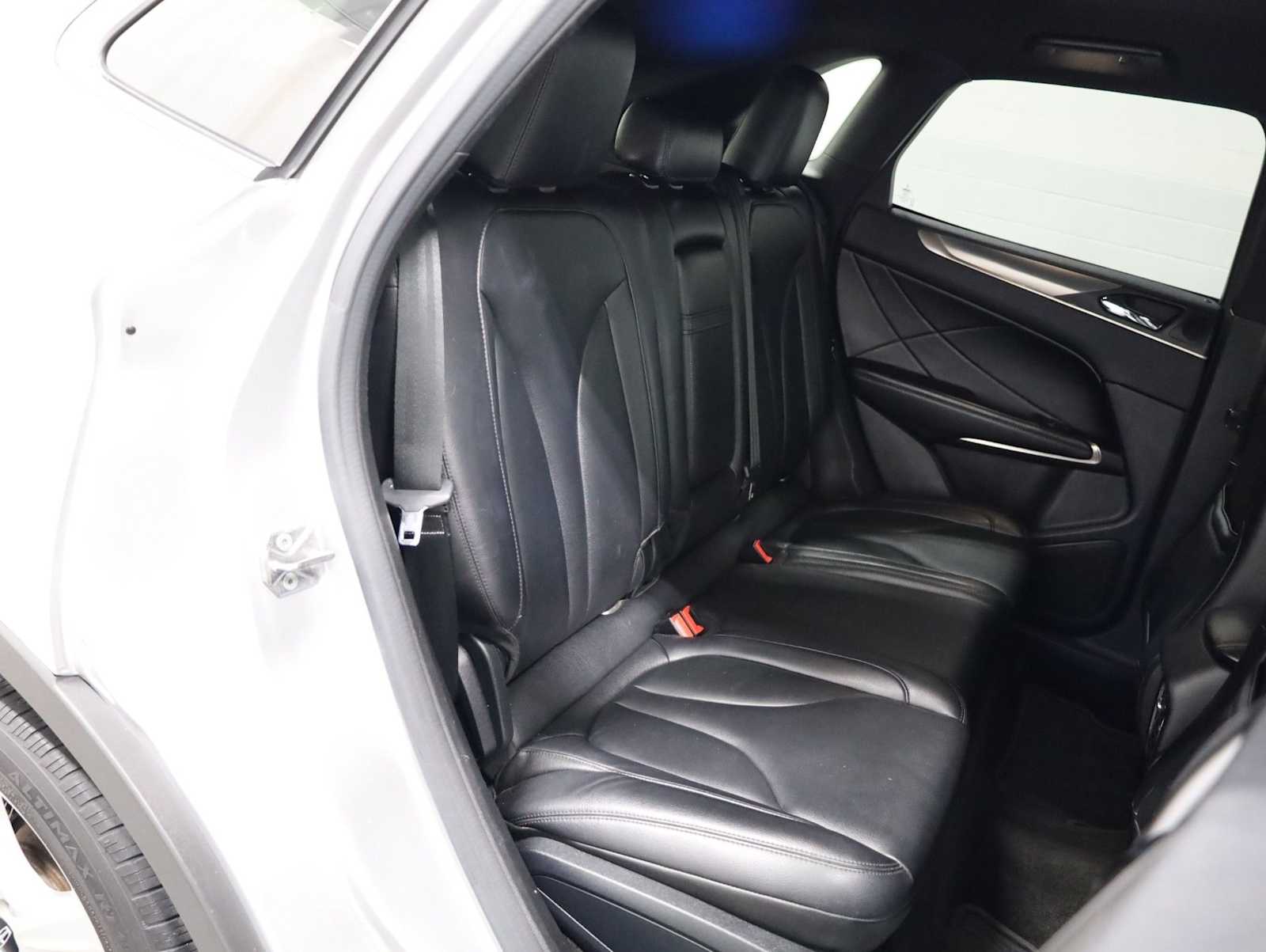 Thumbnail: 2016 Lincoln MKC - 33