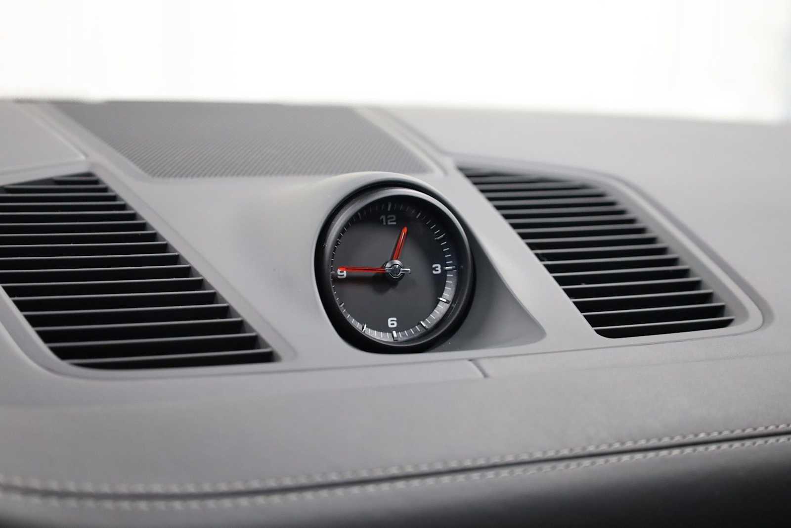 Thumbnail: 2023 Porsche Cayenne - 18