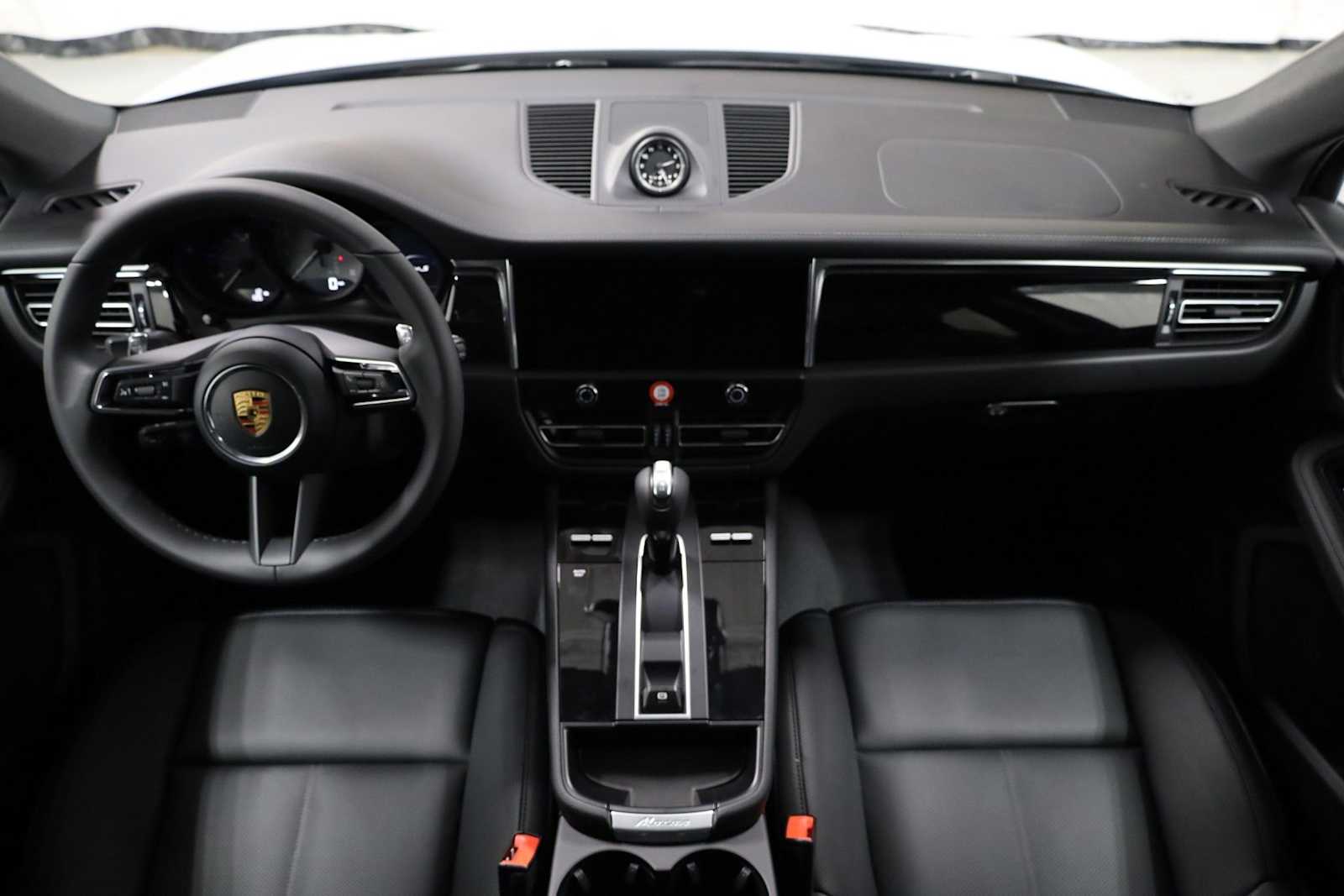 Thumbnail: 2026 Porsche Macan - 26