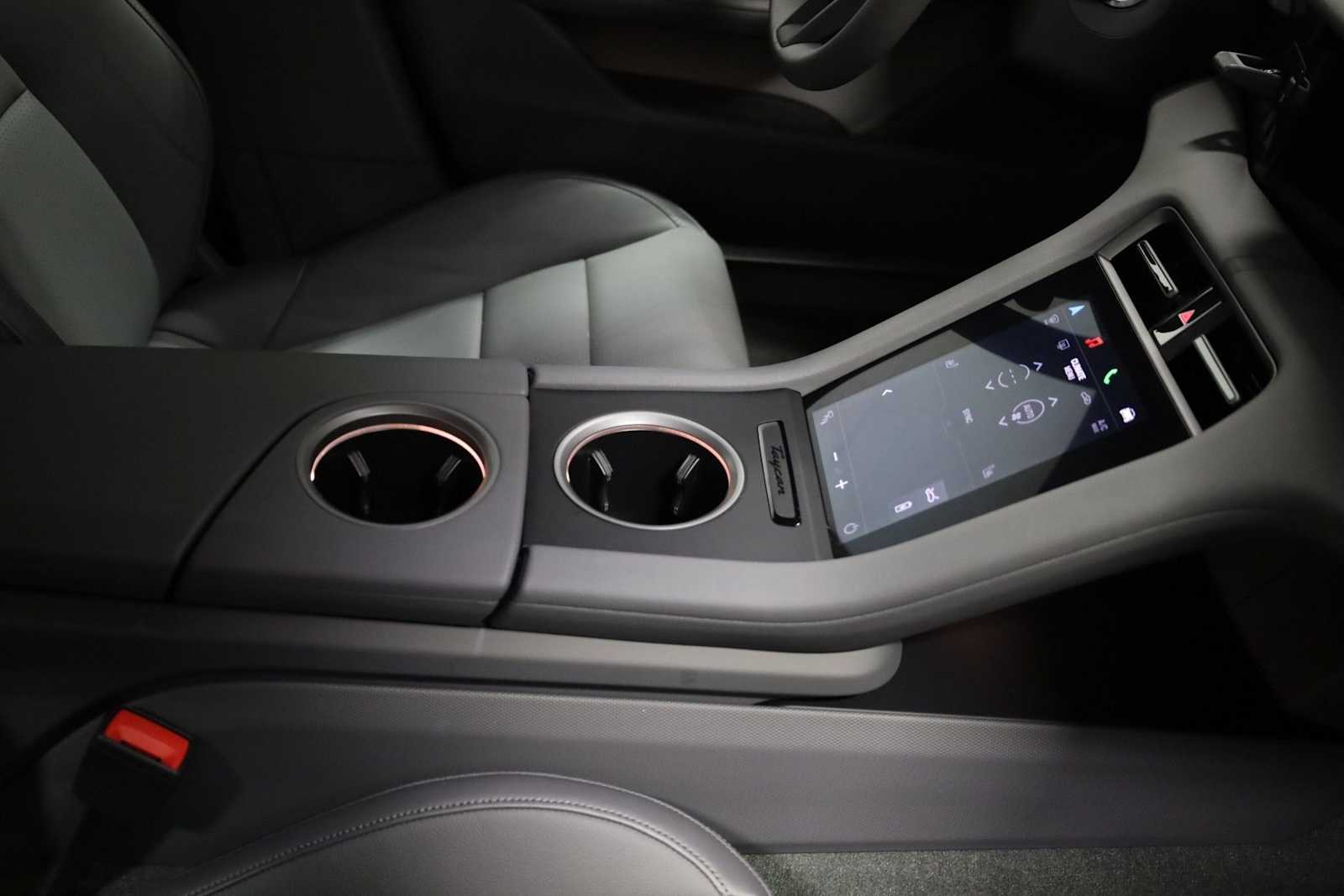 Thumbnail: 2025 Porsche Taycan - 19