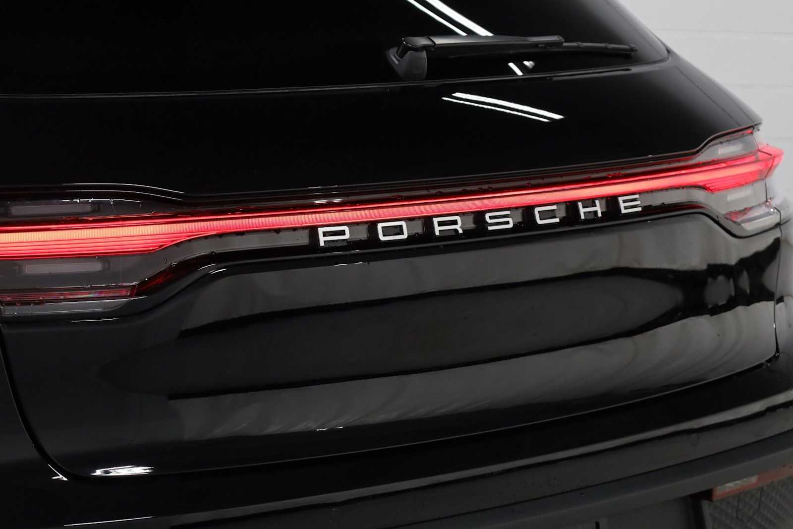 Thumbnail: 2026 Porsche Macan - 8
