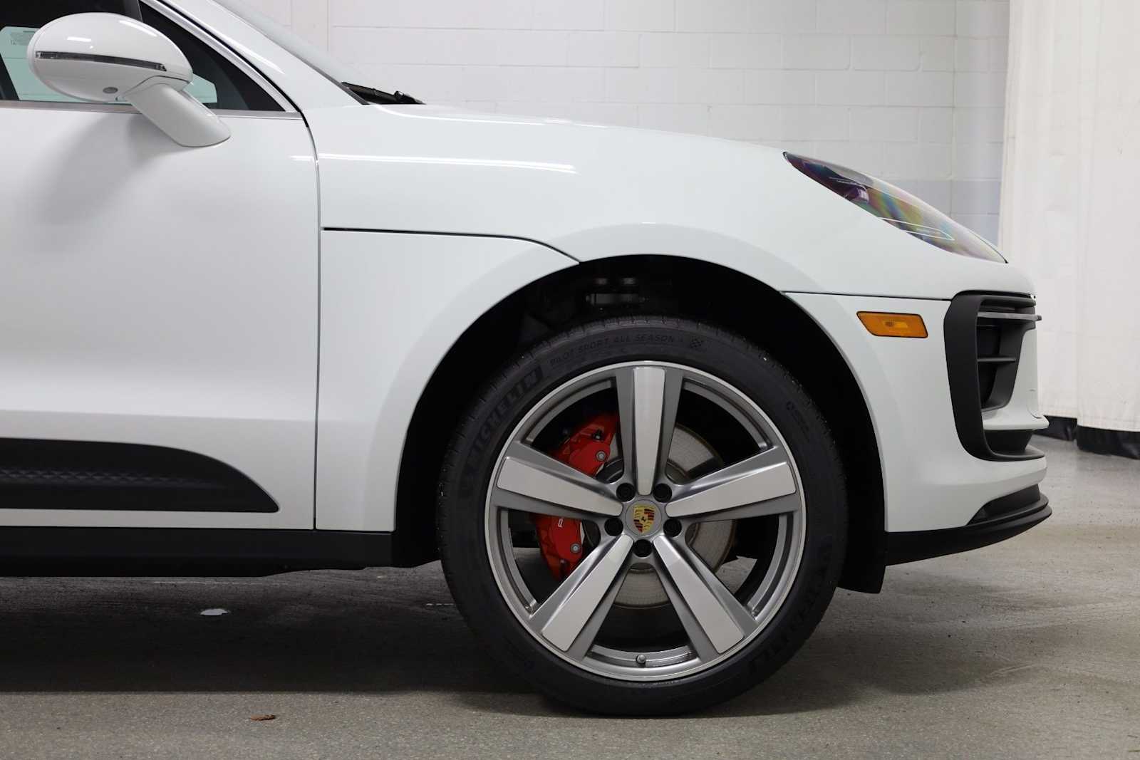 Thumbnail: 2026 Porsche Macan - 11