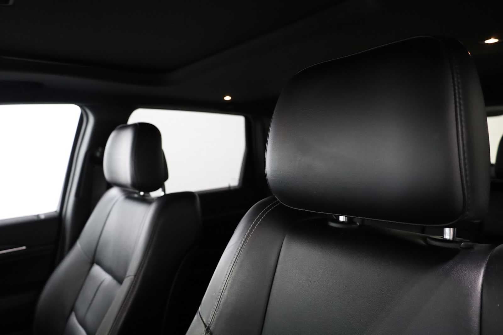 2016 Jeep Grand Cherokee Limited Edition 25