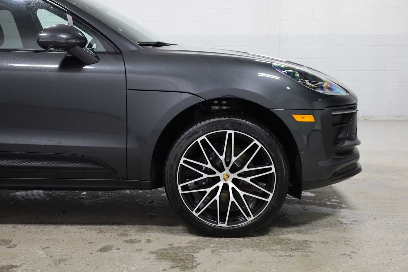 Thumbnail: 2026 Porsche Macan - 11